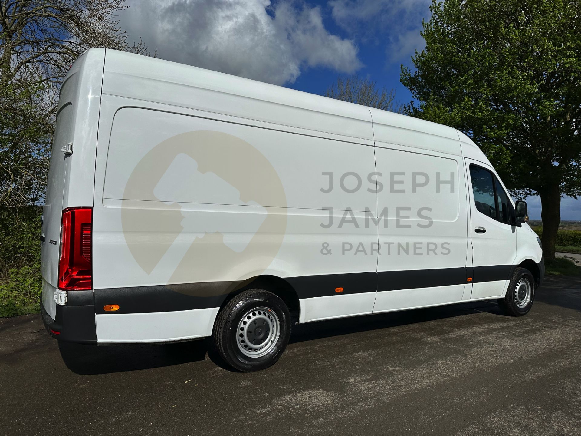 MERCEDES-BENZ SPRINTER 315 CDI *PROGRESSIVE* LWB HI-ROOF (2023 NEW FACELIFT MODEL) *EURO 6 / U-LEZ* - Image 13 of 43