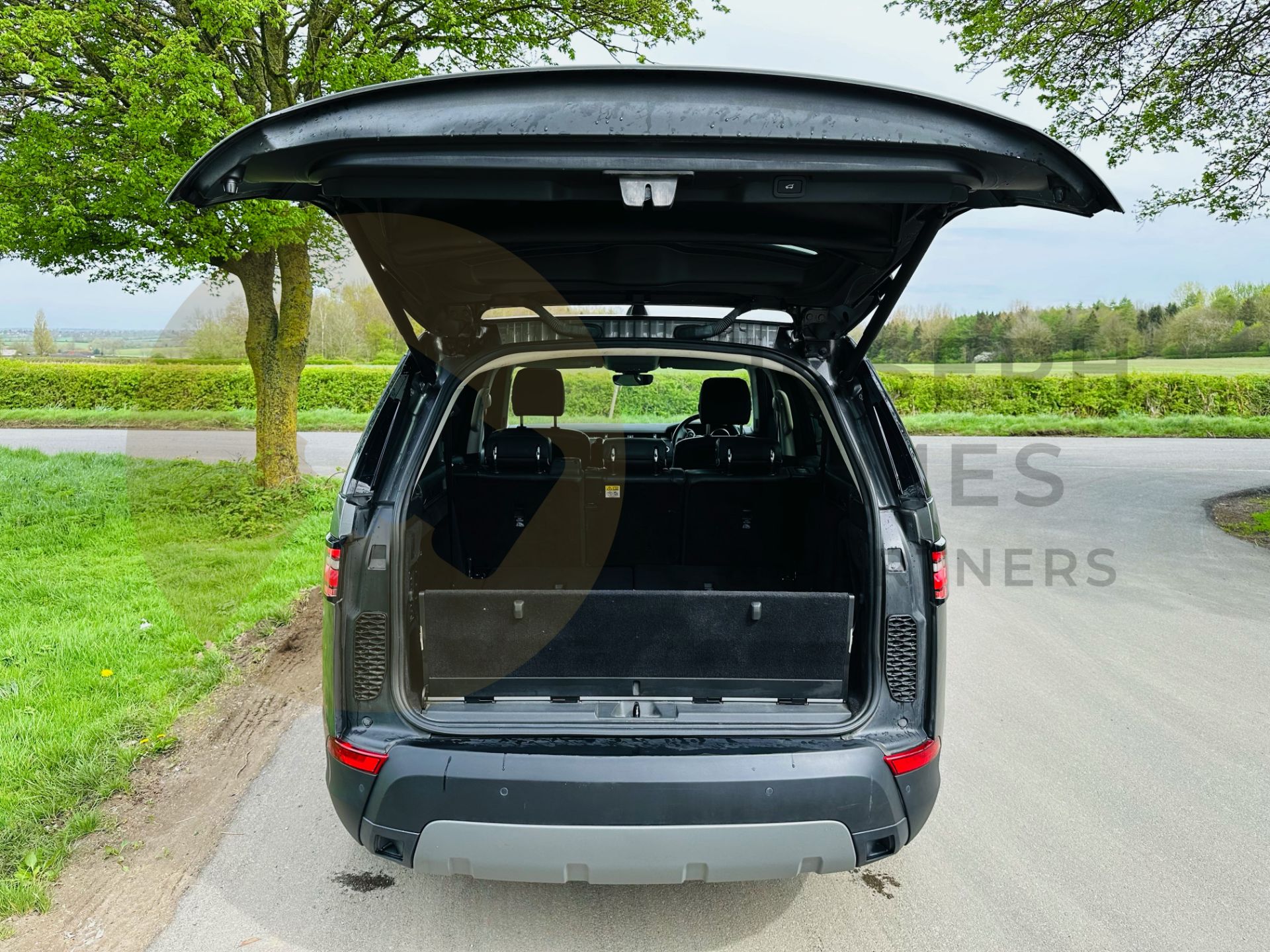 (On Sale) LAND ROVER DISCOVERY *HSE EDITION* AUTOMATIC (2017) 7 SEATER-ONLY 89K MILES - FULLY LOADED - Bild 15 aus 48