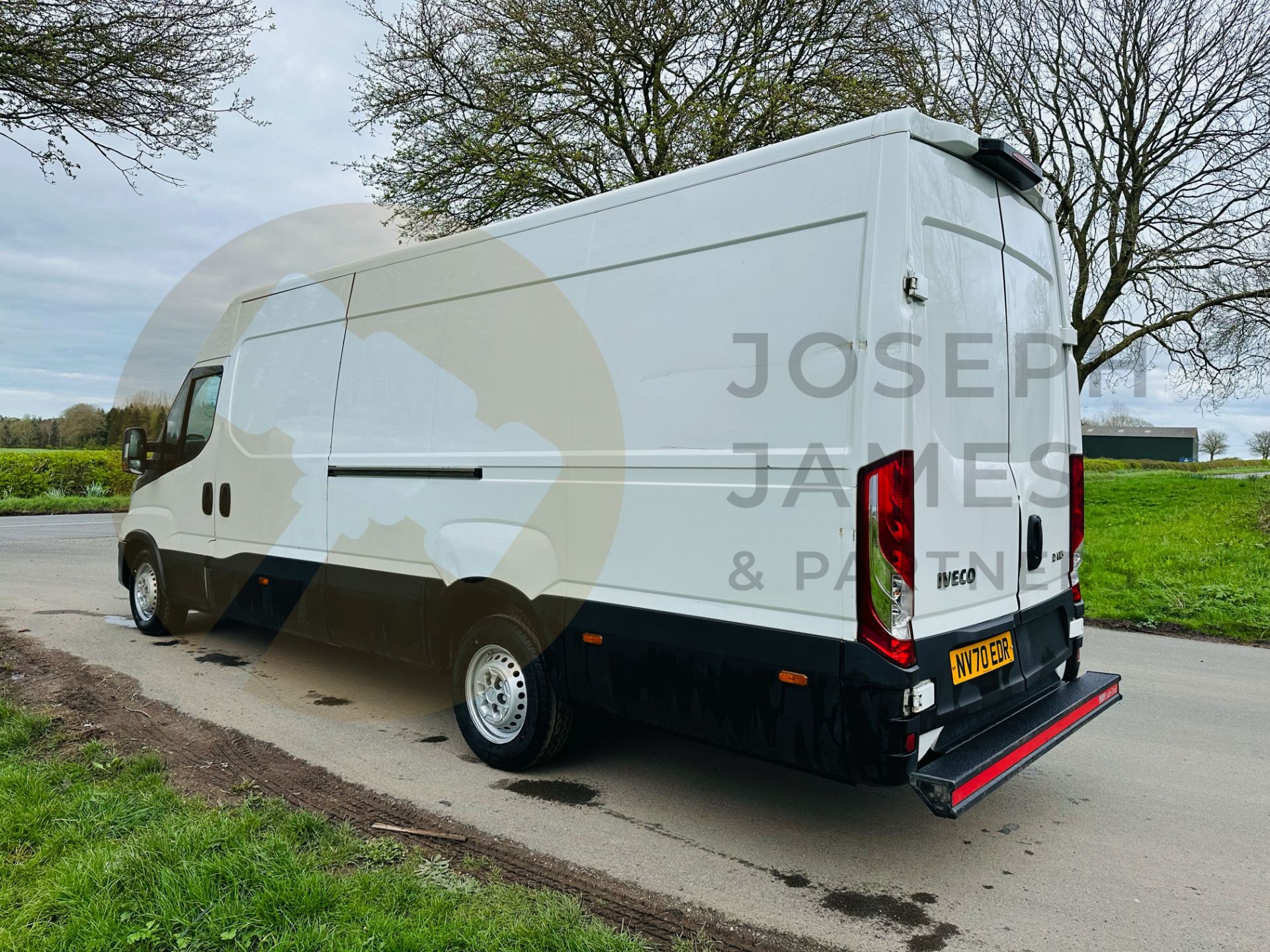 IVECO DAILY 35-140 LONG WHEEL BASE HIFG ROOF - 2021 REG (NEW SHAPE) ONLY 85K MILES - AIR CON - LOOK! - Image 7 of 30