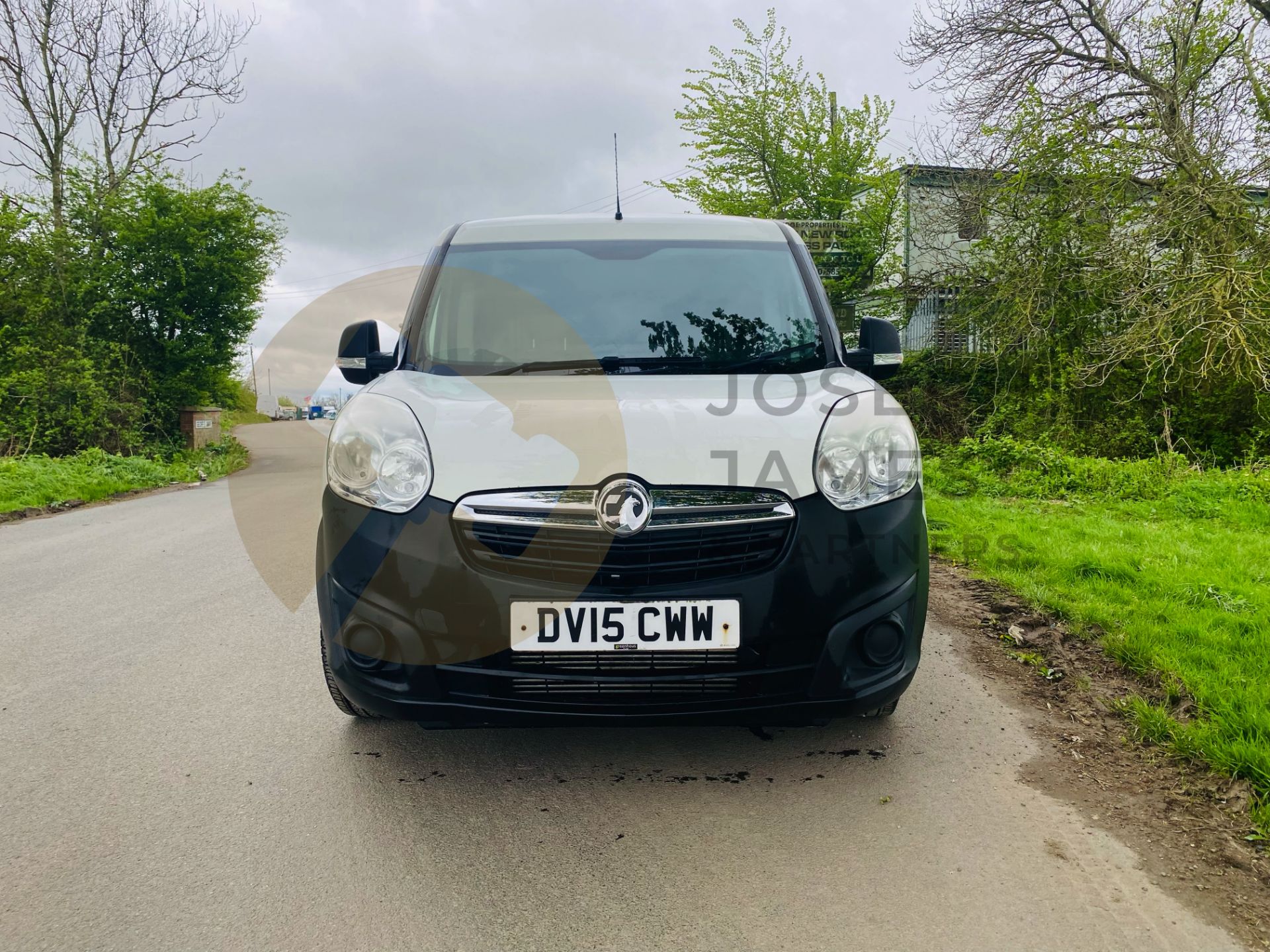 (ON SALE) VAUXHALL COMBO 2300 CDTI *SS ECOFLEX L2H1 MODEL* - 2015 REG - 1 OWNER FROM NEW - - Image 3 of 24