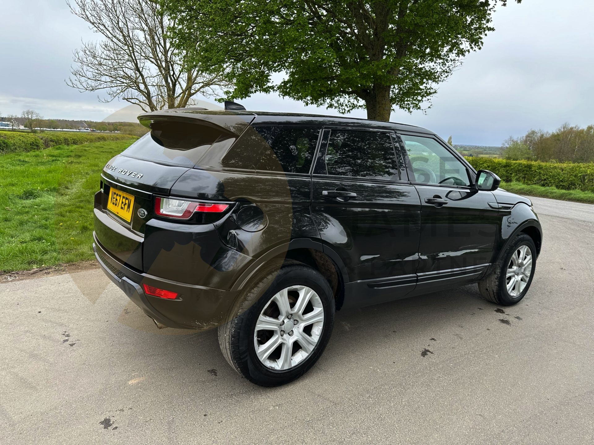 (On Sale) RANGE ROVER EVOQUE *SE TECH* 5 DOOR SUV (67 REG - EURO 6) 2.0 TD4 - 180 BHP - AUTOMATIC - Image 13 of 48