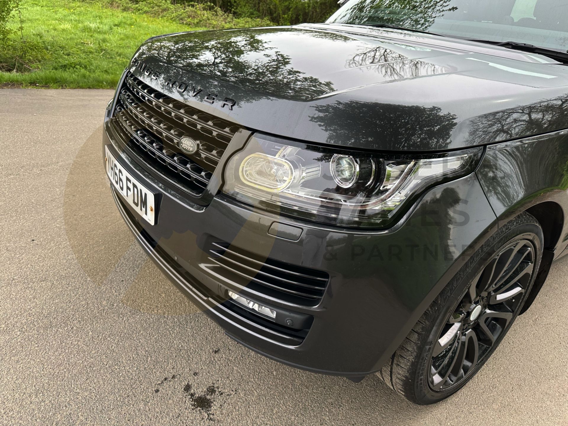 RANGE ROVER VOGUE *AUTOBIOGRAPHY* SUV (2017 - EURO 6) 3.0 TDV6 - AUTOMATIC *ULTIMATE SPEC* (NO VAT) - Image 18 of 63