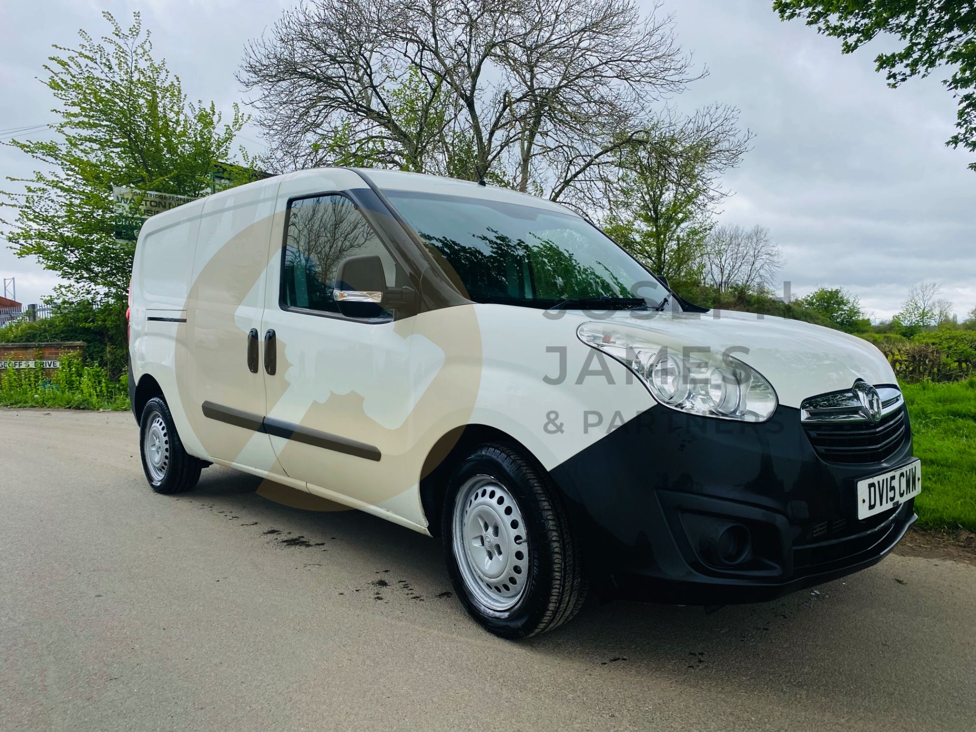 (ON SALE) VAUXHALL COMBO 2300 CDTI *SS ECOFLEX L2H1 MODEL* - 2015 REG - 1 OWNER FROM NEW - - Image 2 of 24
