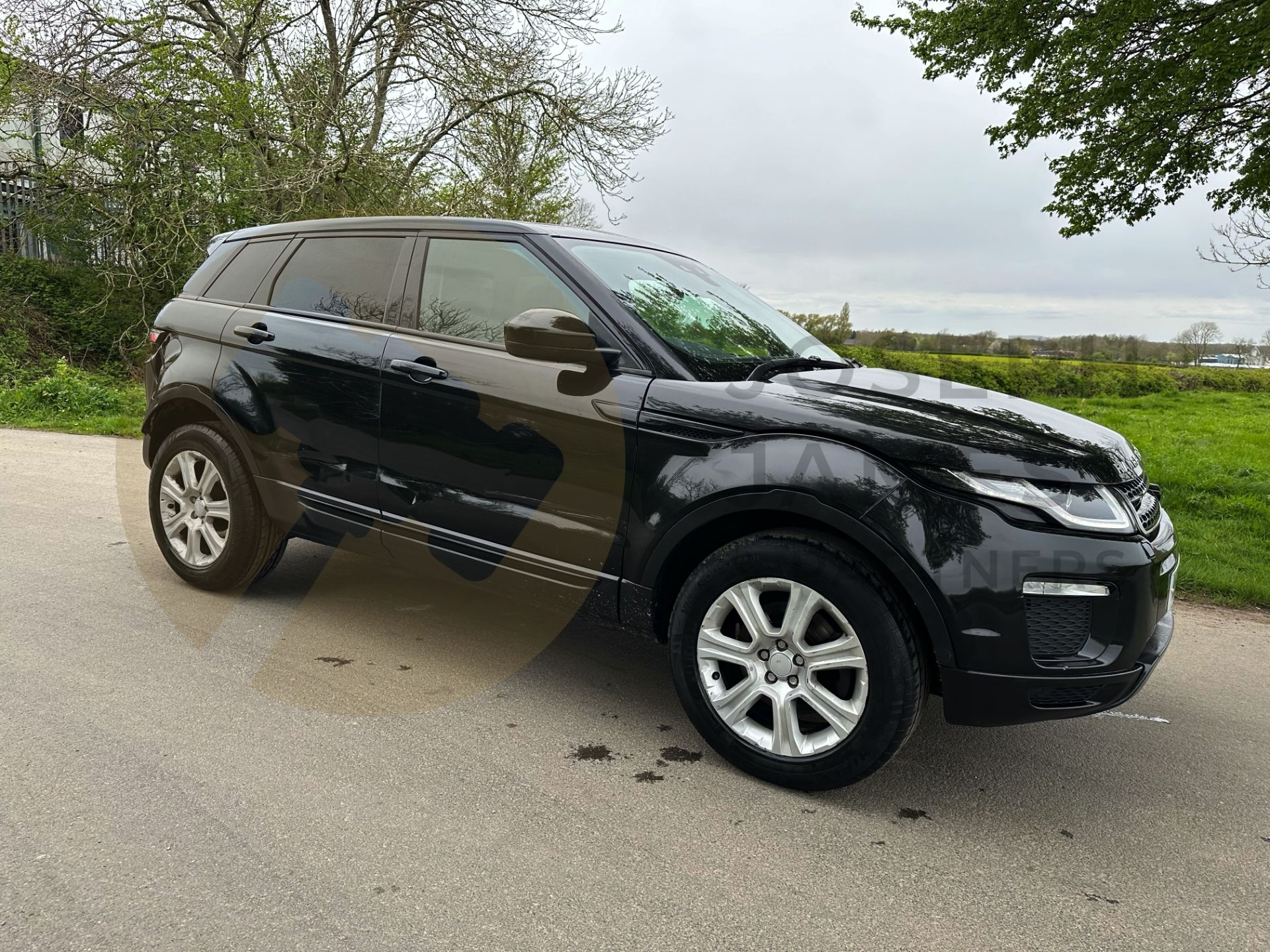 (On Sale) RANGE ROVER EVOQUE *SE TECH* 5 DOOR SUV (67 REG - EURO 6) 2.0 TD4 - 180 BHP - AUTOMATIC - Bild 2 aus 48