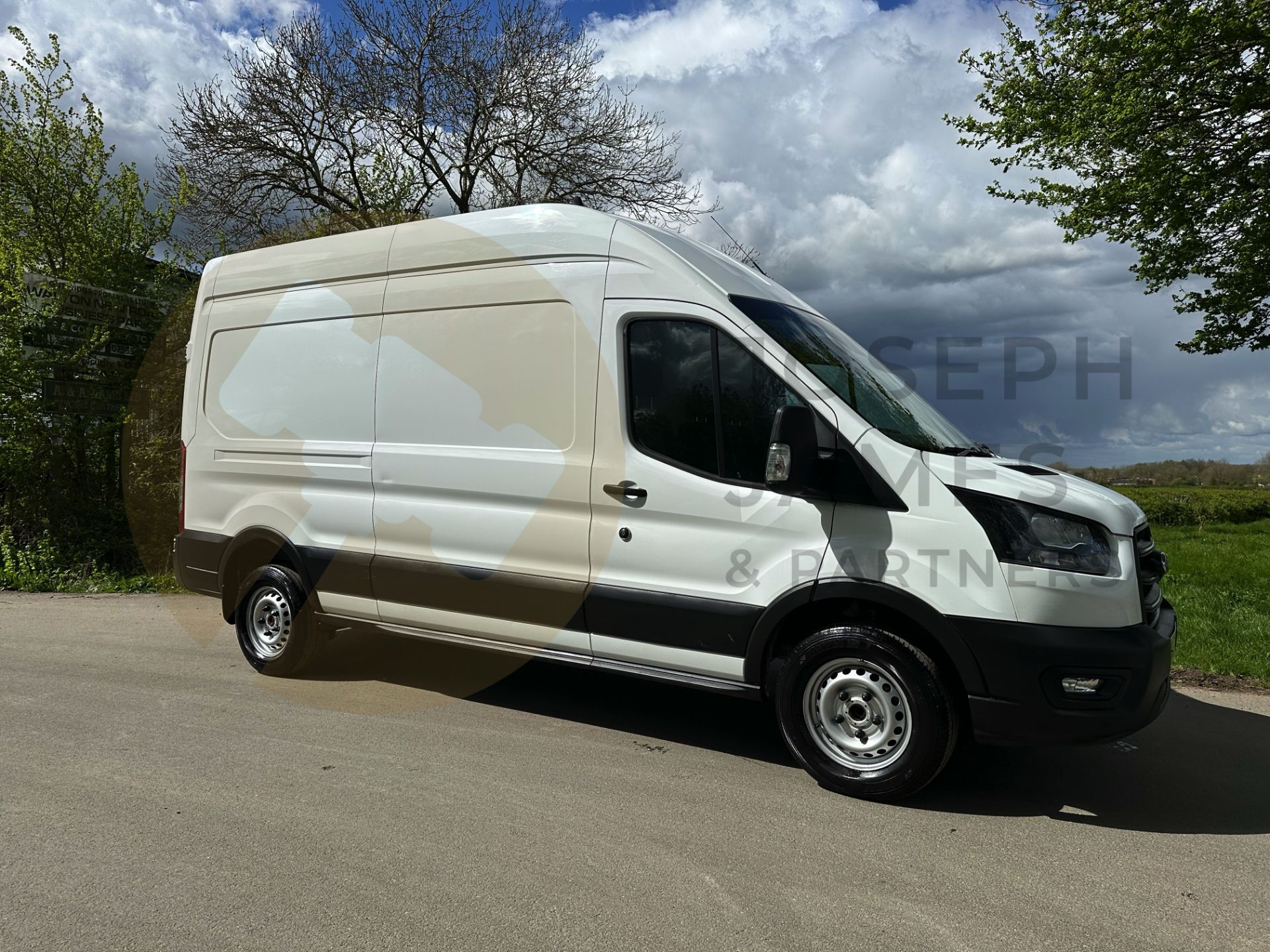 FORD TRANSIT 130 T350 *LEADER EDITION* LWB HI-ROOF (2022 FACELIFT MODEL) 2.0 TDCI 'ECOBLUE' *EURO 6* - Bild 2 aus 43