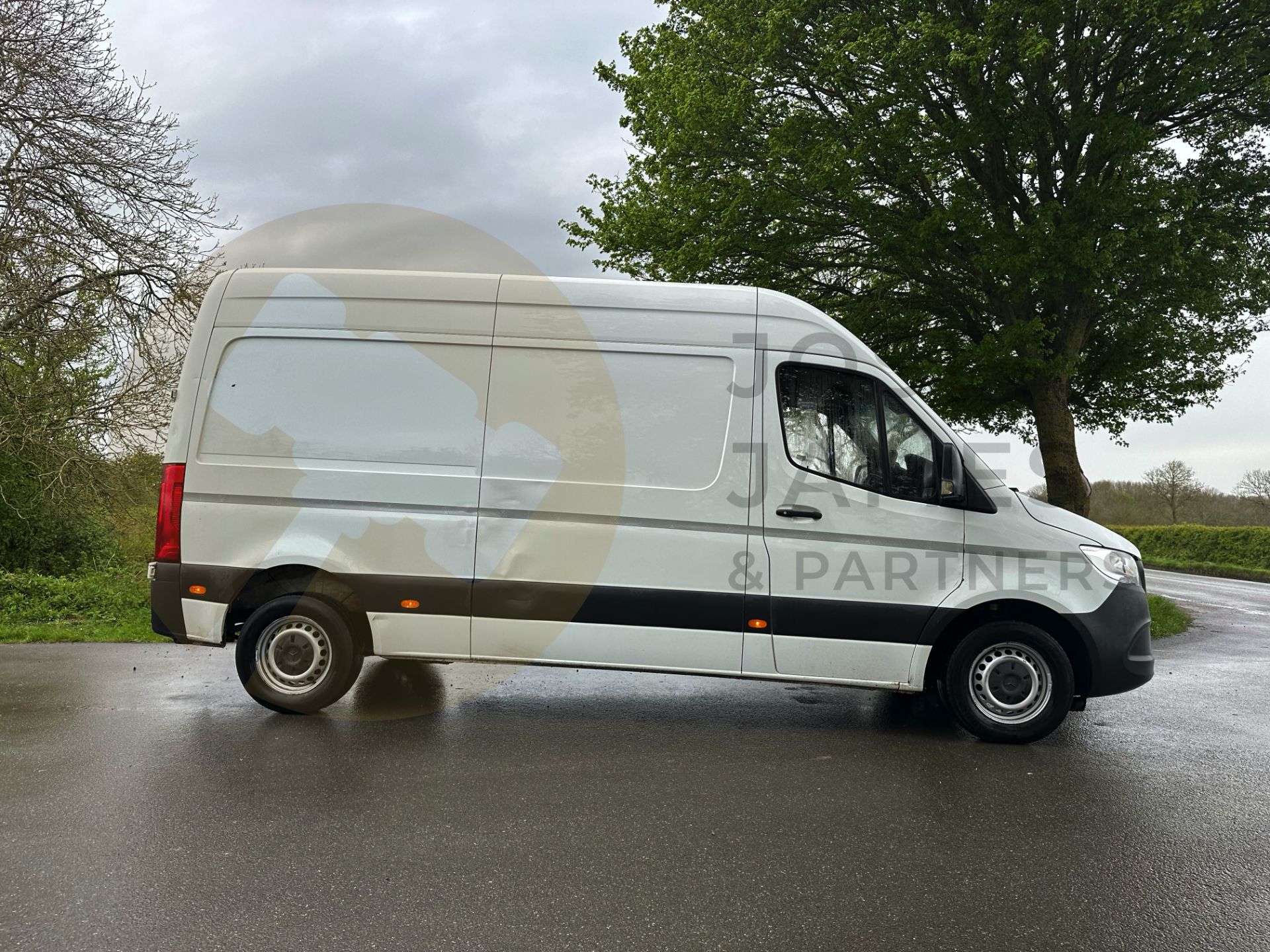 MERCEDES-BENZ SPRINTER 314 CDI *MWB HI-ROOF* (2020 - EURO 6) 140 BHP - 6 SPEED (1 OWNER) *U-LEZ* - Image 14 of 39