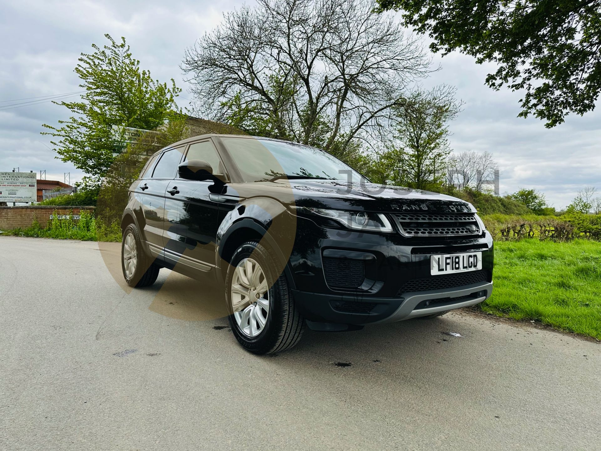 RANGE ROVER EVOQUE *SE MODEL AUTO START / STOP* *SUV* (18 REG - EURO 6) 2.0 TD4 - 180 BHP -HUGE SPEC - Image 2 of 27