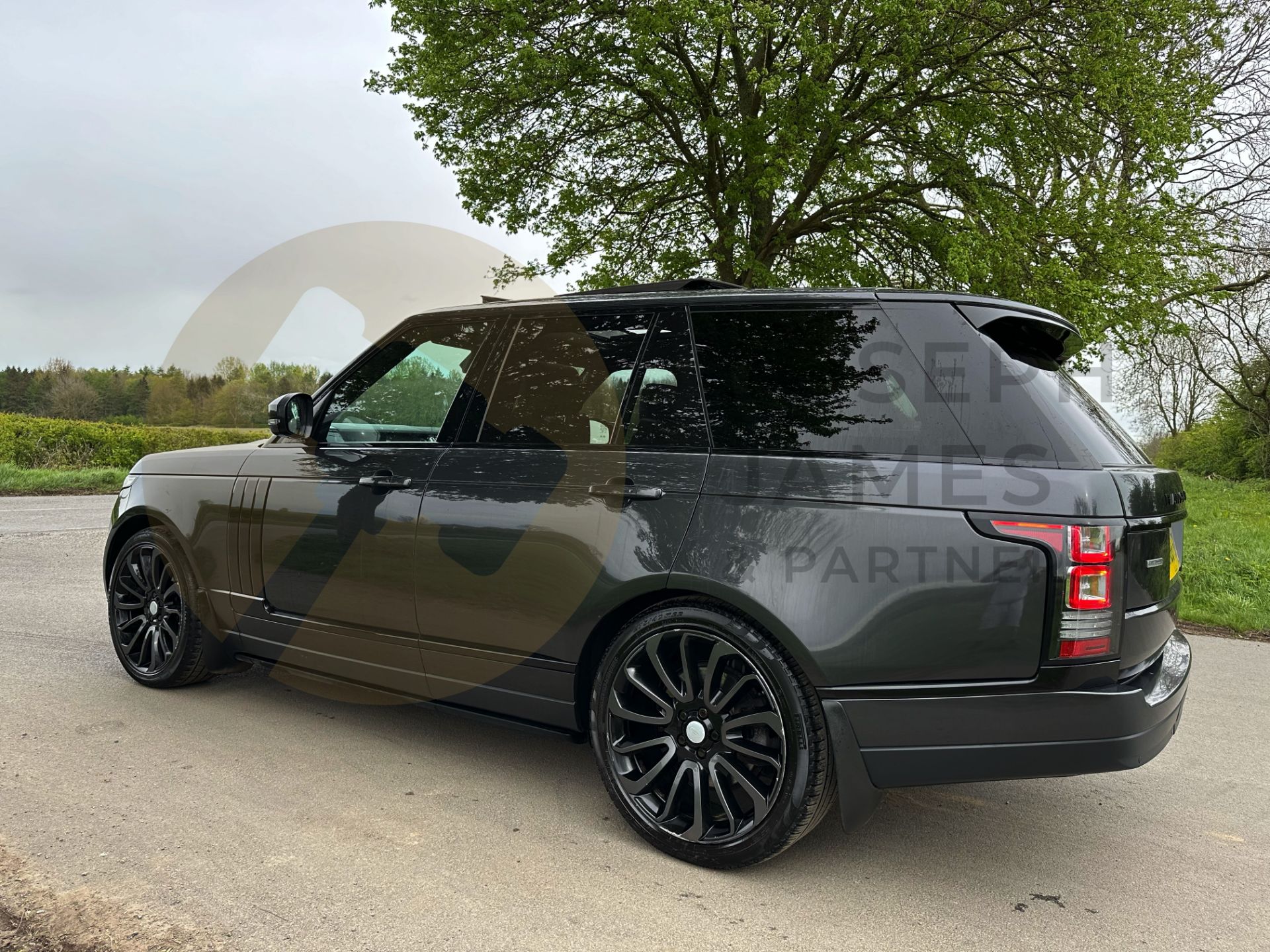 RANGE ROVER VOGUE *AUTOBIOGRAPHY* SUV (2017 - EURO 6) 3.0 TDV6 - AUTOMATIC *ULTIMATE SPEC* (NO VAT) - Image 9 of 63