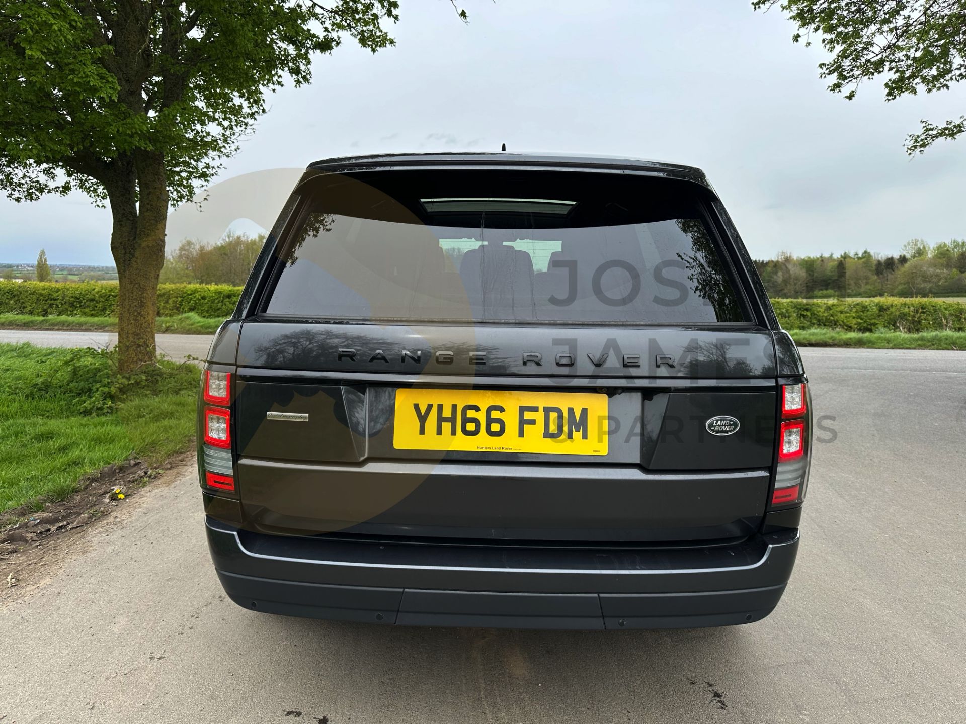 RANGE ROVER VOGUE *AUTOBIOGRAPHY* SUV (2017 - EURO 6) 3.0 TDV6 - AUTOMATIC *ULTIMATE SPEC* (NO VAT) - Image 11 of 63