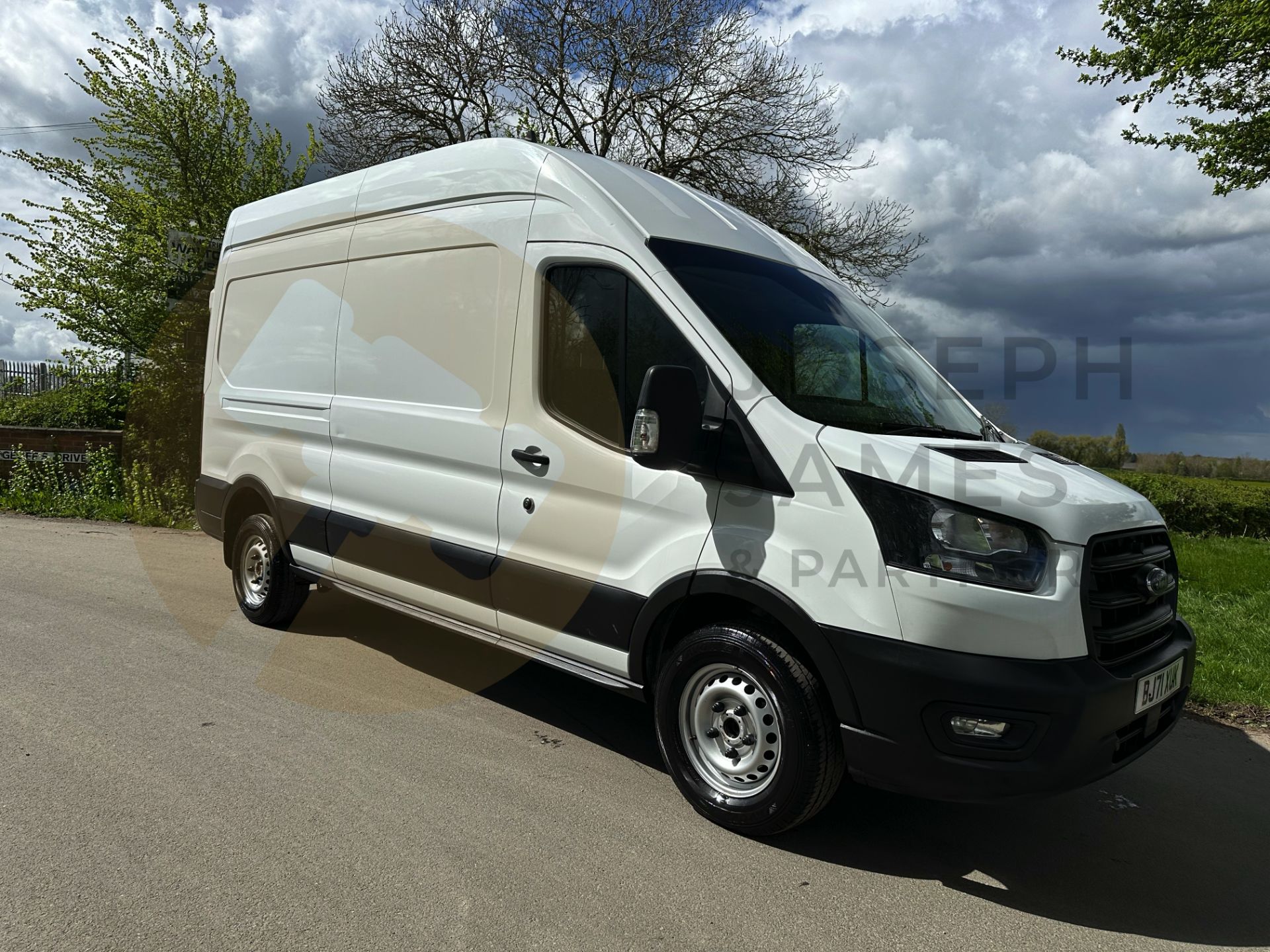 FORD TRANSIT 130 T350 *LEADER EDITION* LWB HI-ROOF (2022 FACELIFT MODEL) 2.0 TDCI 'ECOBLUE' *EURO 6* - Image 3 of 43