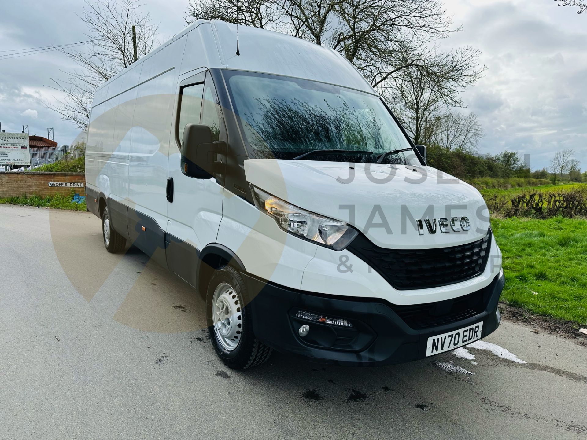 IVECO DAILY 35-140 LONG WHEEL BASE HIFG ROOF - 2021 REG (NEW SHAPE) ONLY 85K MILES - AIR CON - LOOK! - Bild 2 aus 30