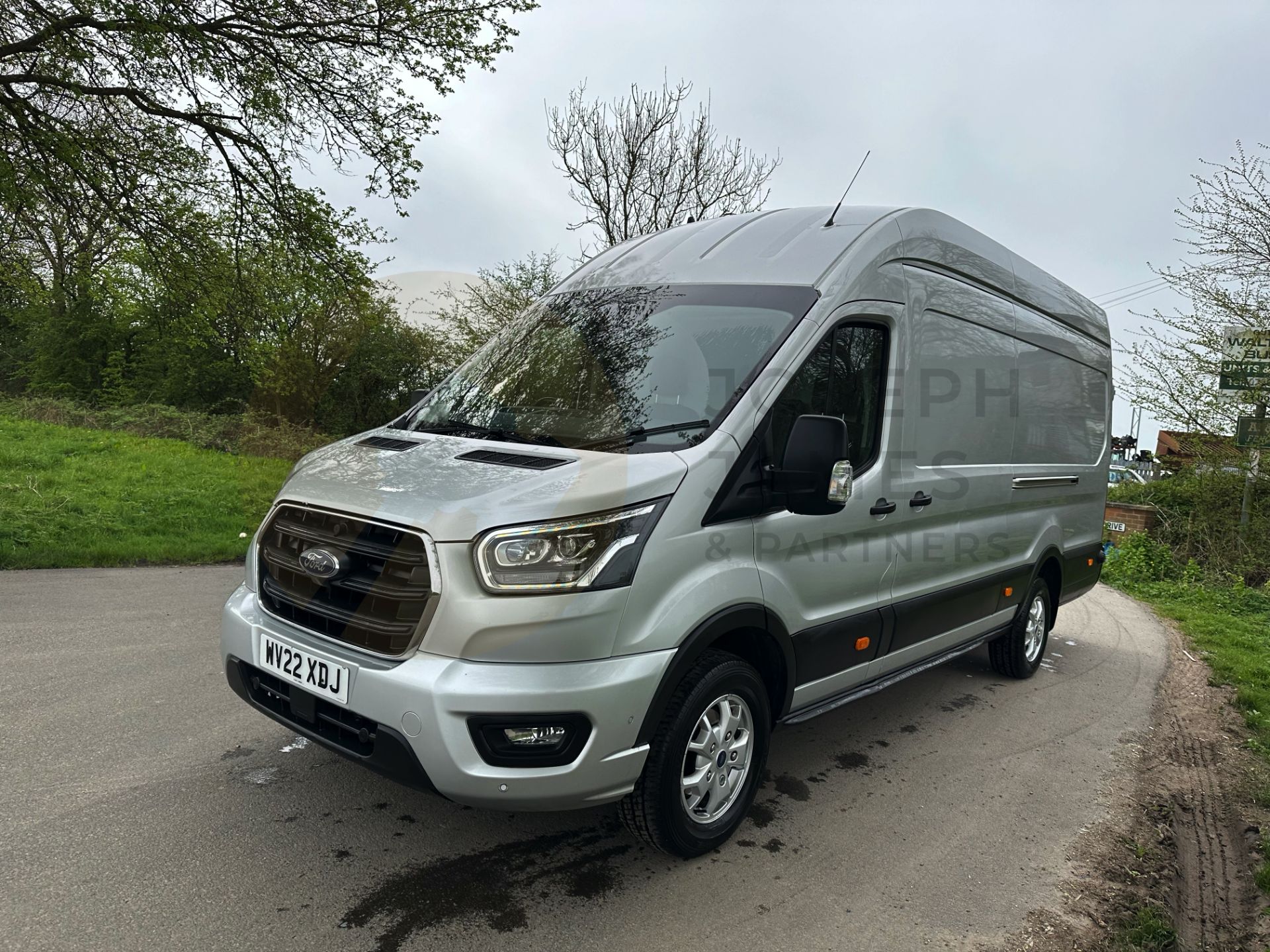 FORD TRANSIT *L4 XLWB HI-ROOF* LIMITED EDITION (2022 - FACELIFT) 2.0 TDCI 'ECOBLUE' HYBRID *EURO 6* - Image 5 of 48