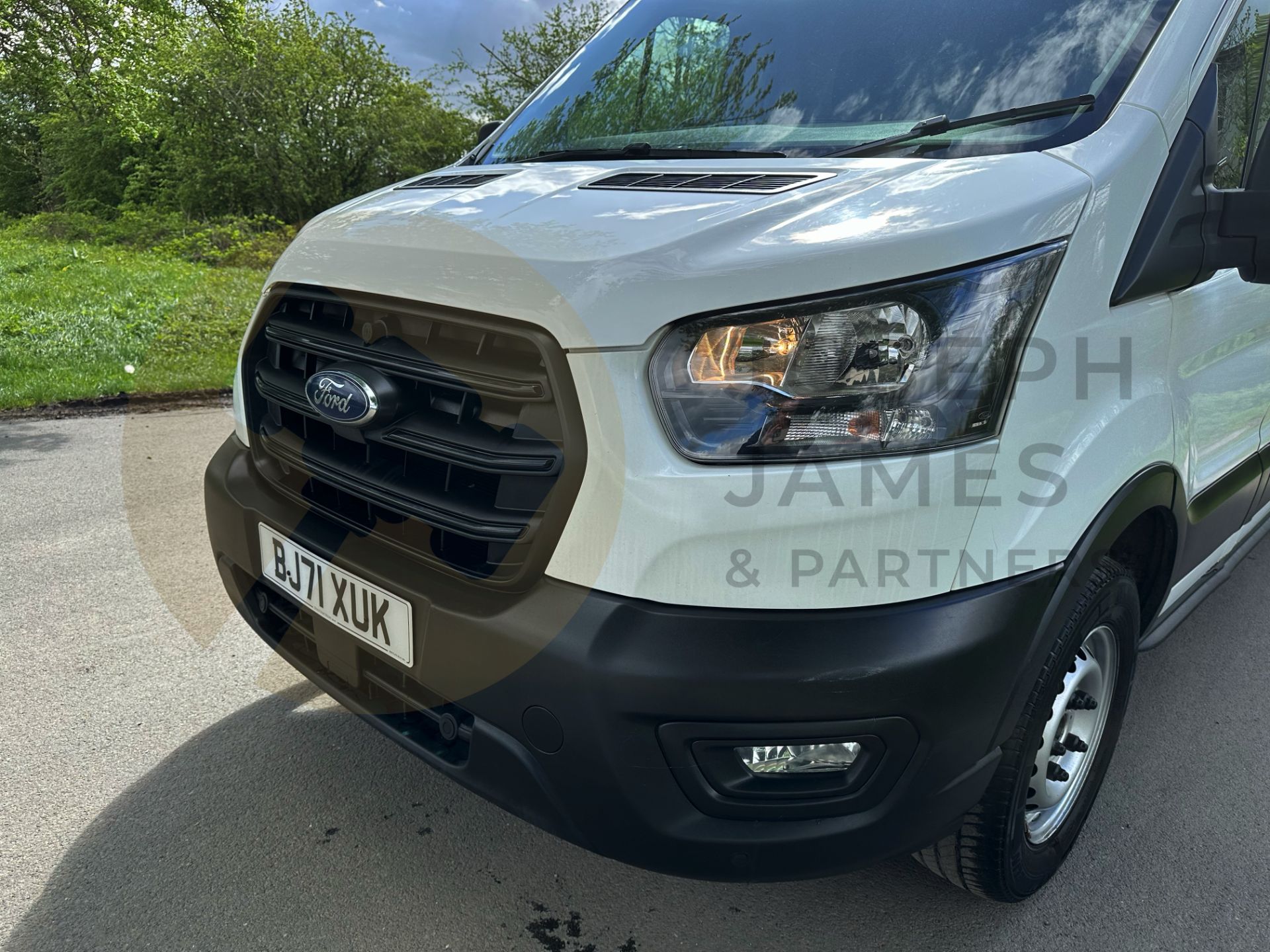 FORD TRANSIT 130 T350 *LEADER EDITION* LWB HI-ROOF (2022 FACELIFT MODEL) 2.0 TDCI 'ECOBLUE' *EURO 6* - Image 16 of 43