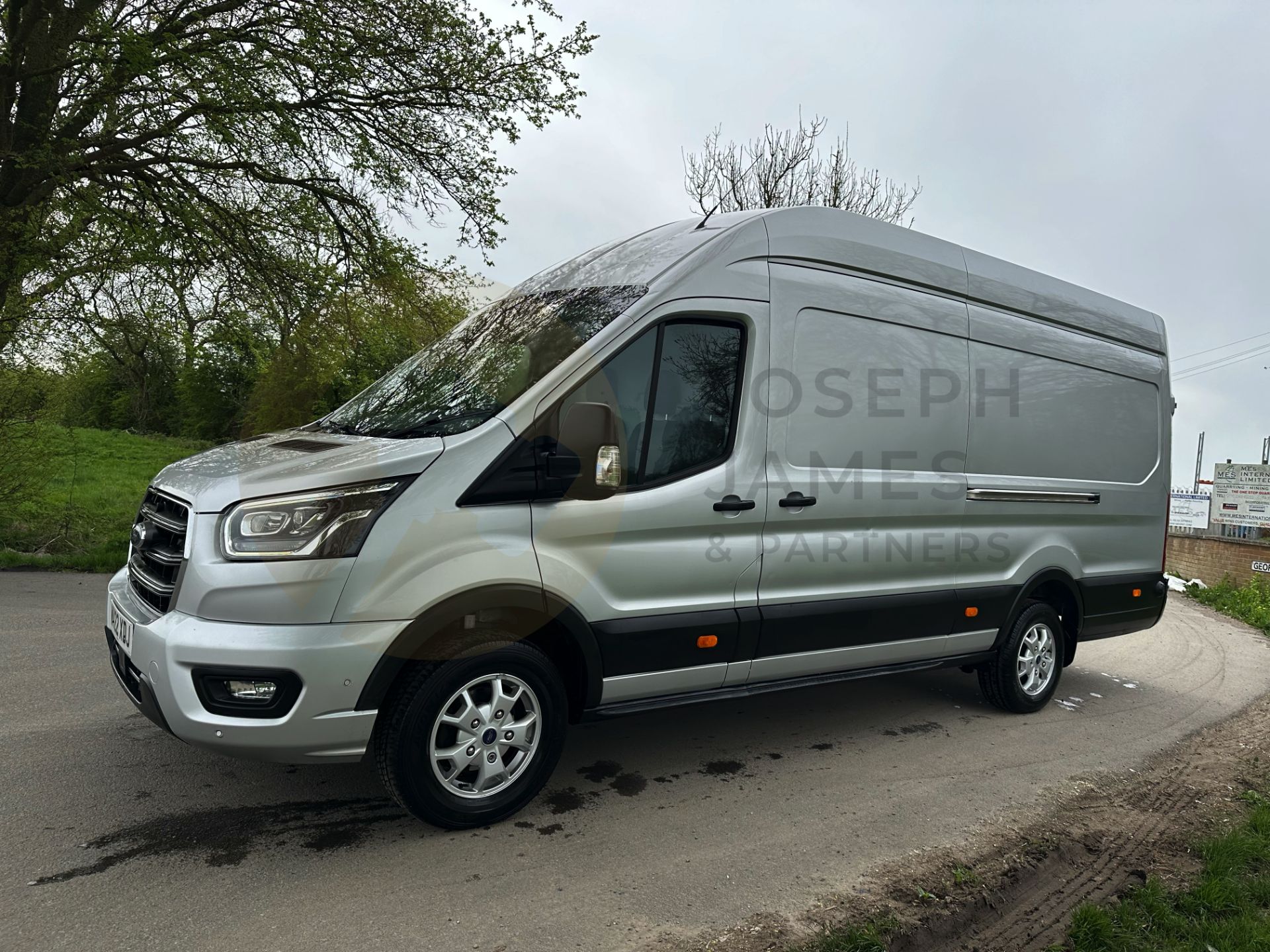 FORD TRANSIT *L4 XLWB HI-ROOF* LIMITED EDITION (2022 - FACELIFT) 2.0 TDCI 'ECOBLUE' HYBRID *EURO 6* - Image 7 of 48