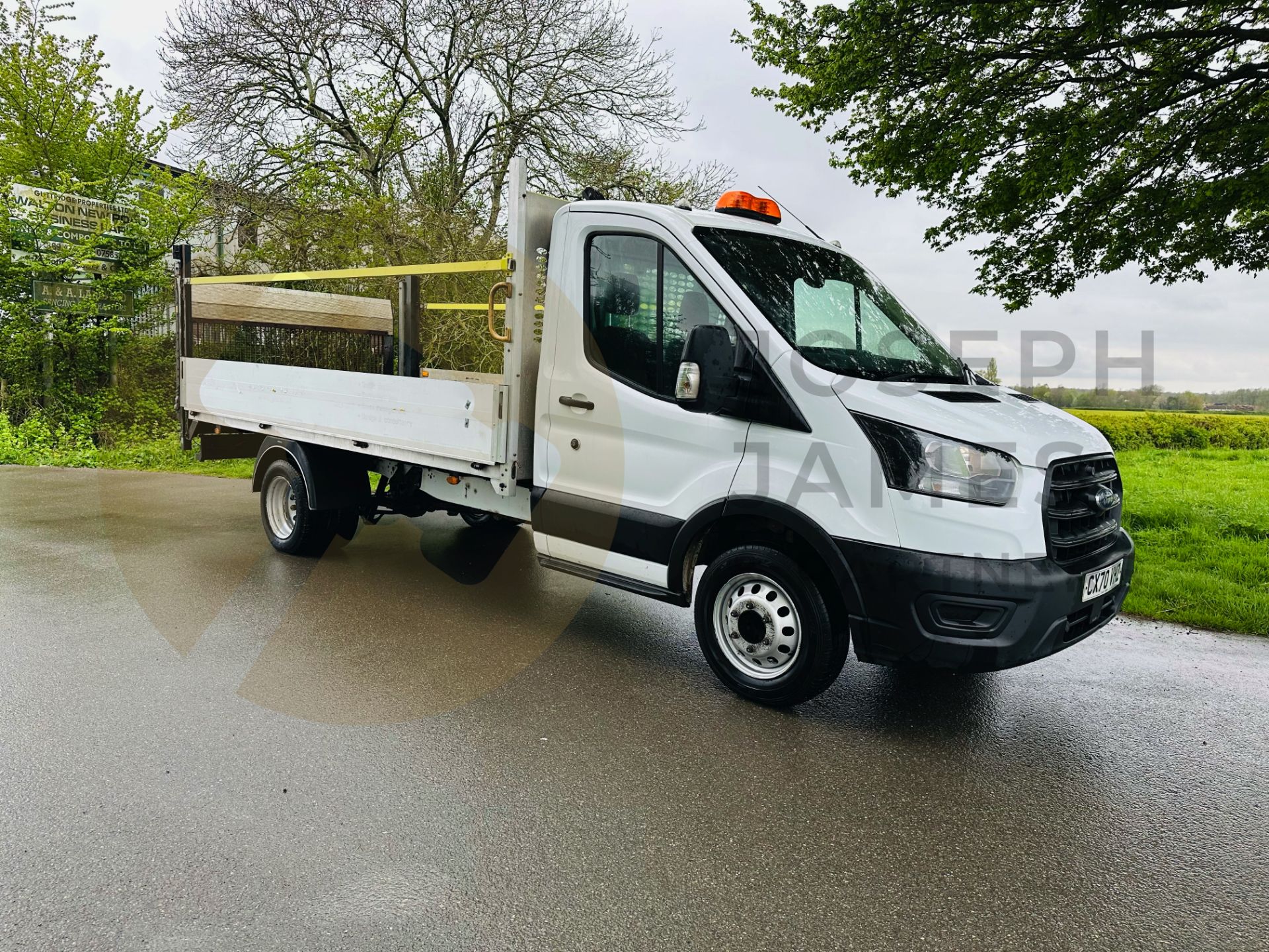 FORD TRANSIT 350 LEADER 2.0 TDCI ECOBLUE *DROPSIDE TRUCK W/ ELECTRIC TAILLIFT* - 2021 MODEL -EURO 6