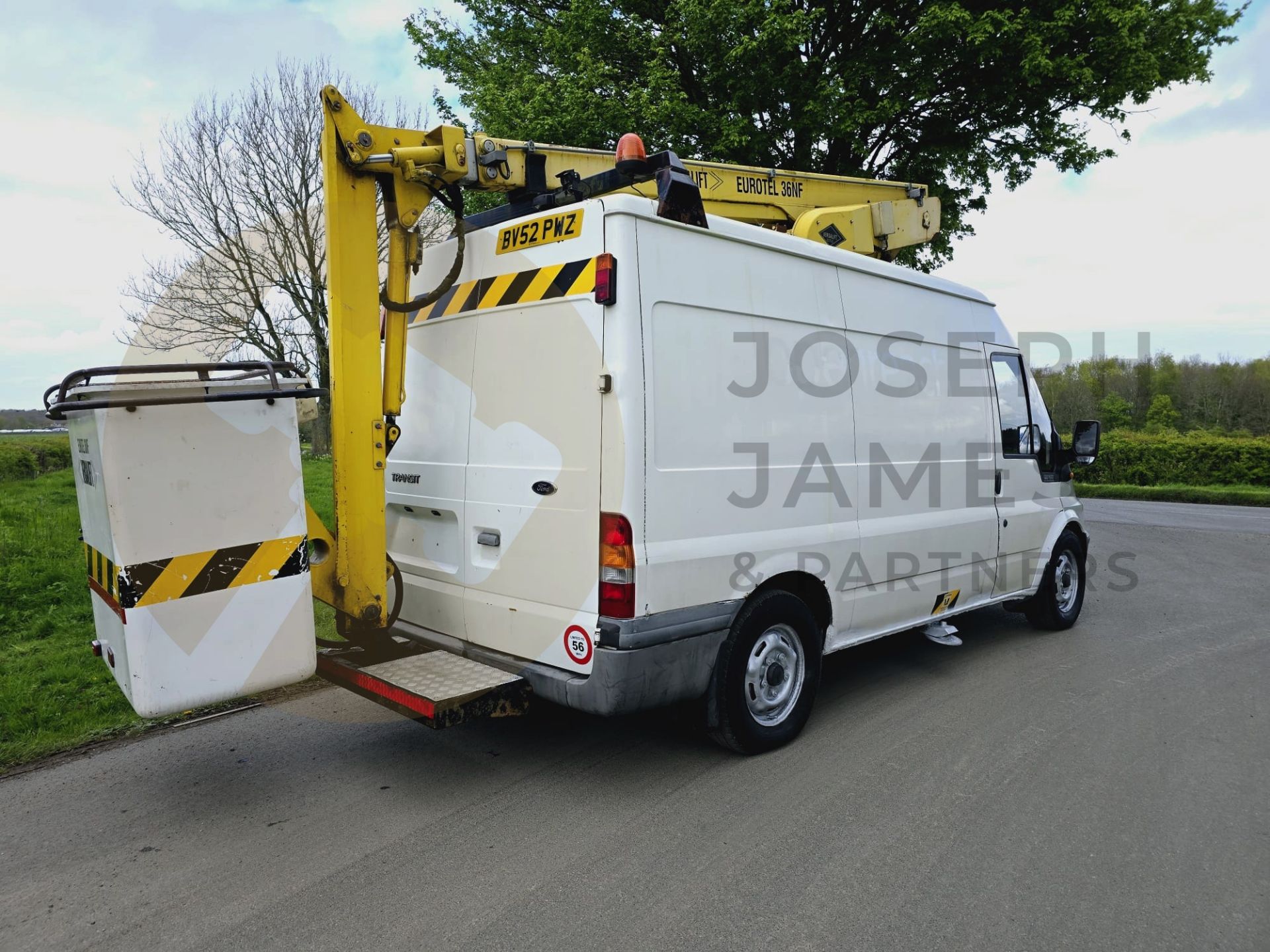 (ON SALE) FORD TRANSIT 2.4 TDCI *CHERRY PICKER* - 1 OWNER - JUST OFF CONTRACT - VERY RARE - Image 10 of 27