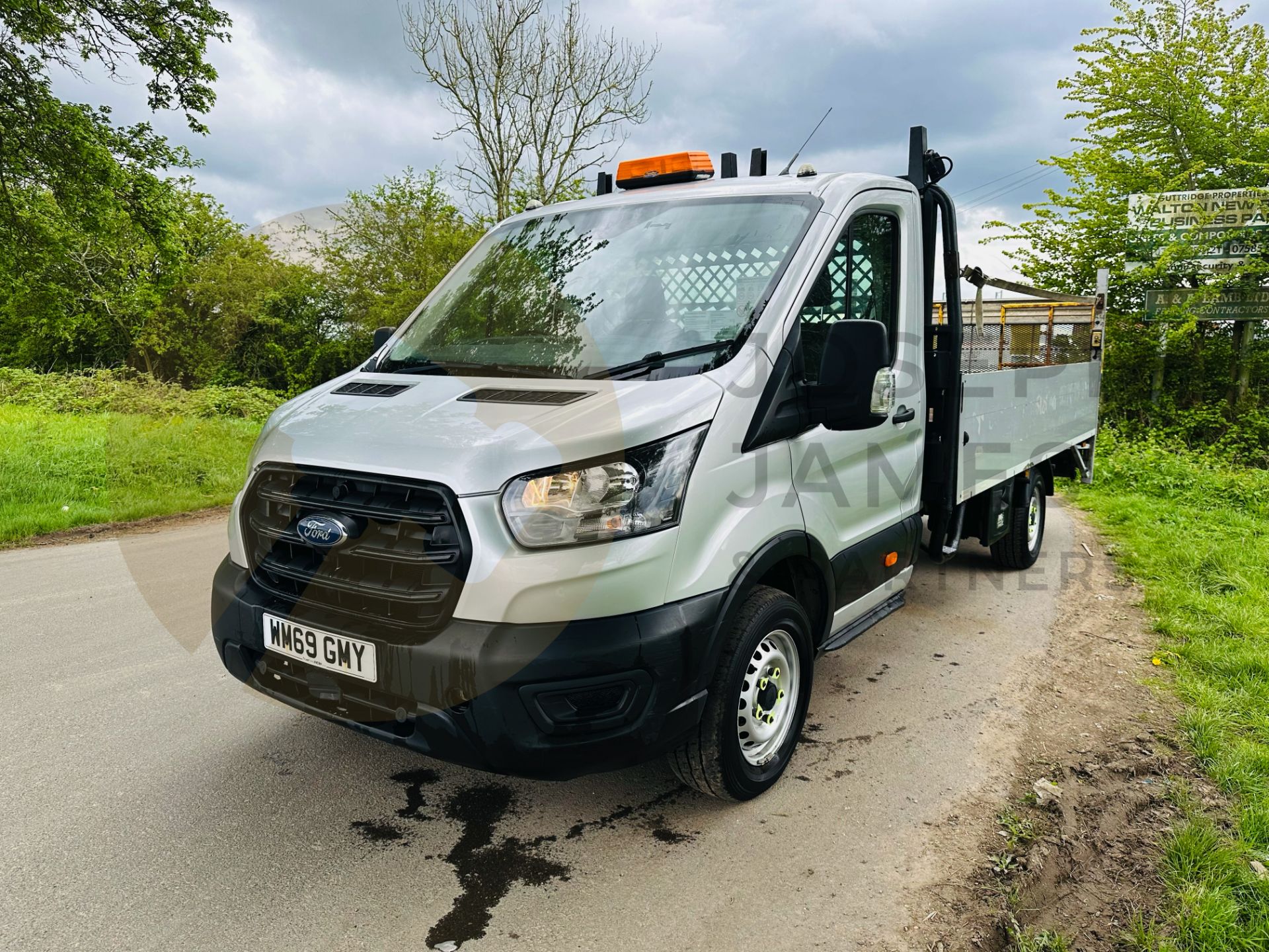 (ON SALE) FORD TRANSIT 2.0 TDCI (130) PREMUIM LWB *DROPSIDE TRUCK W/ELECTRIC TAIL LIFT* - 2020 REG ! - Image 4 of 27