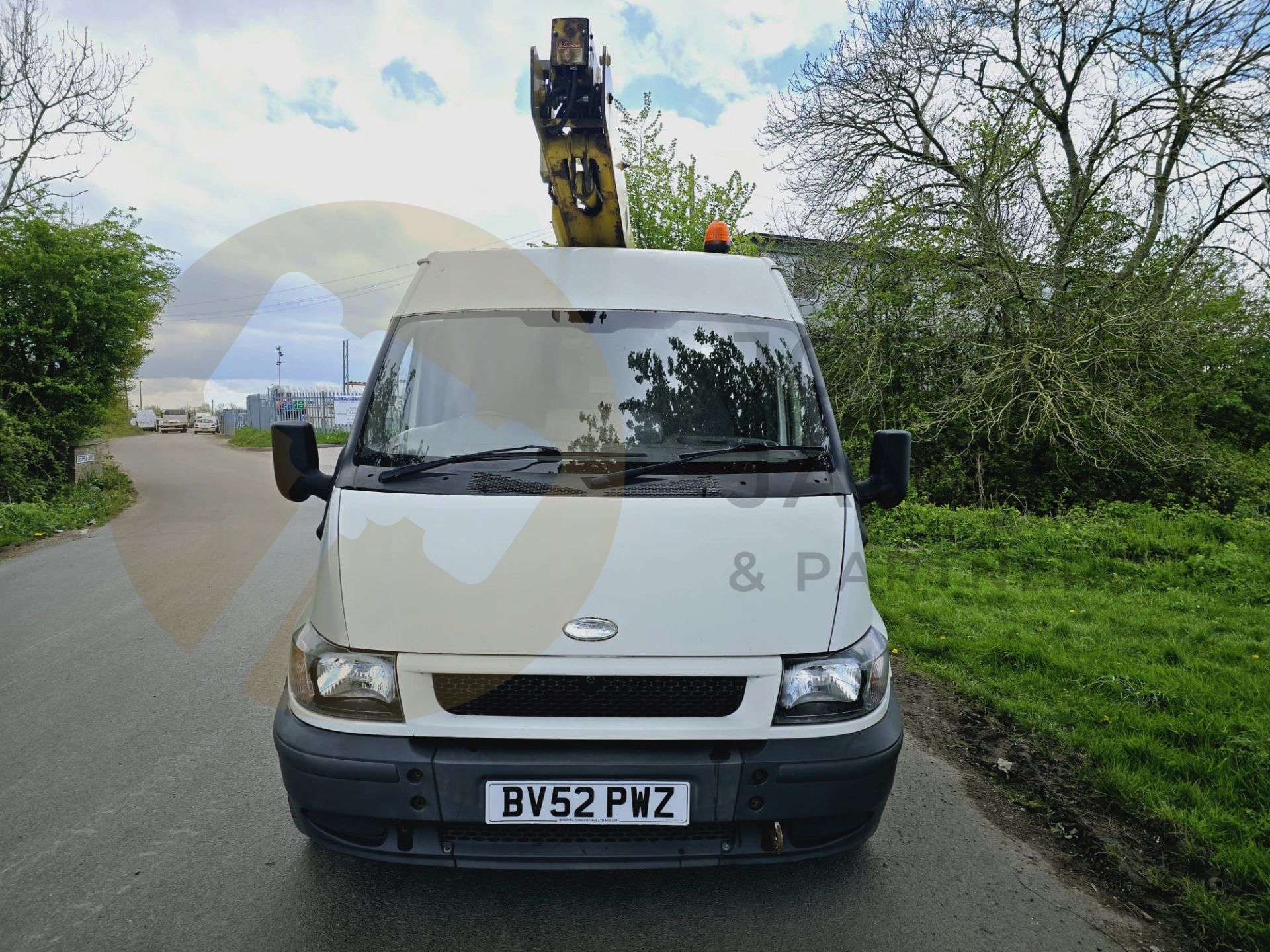 (ON SALE) FORD TRANSIT 2.4 TDCI *CHERRY PICKER* - 1 OWNER - JUST OFF CONTRACT - VERY RARE - Image 3 of 27