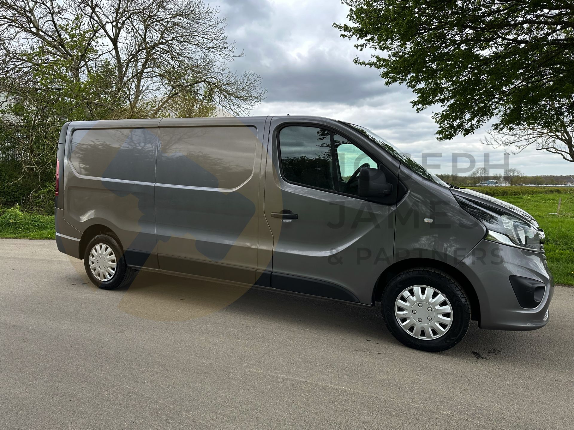 ON SALE VAUXHALL VIVARO "SPORTIVE" LWB 1.6CDTI (120) - 2019 MODEL - 1 OWNER - AIR CON - LOOK