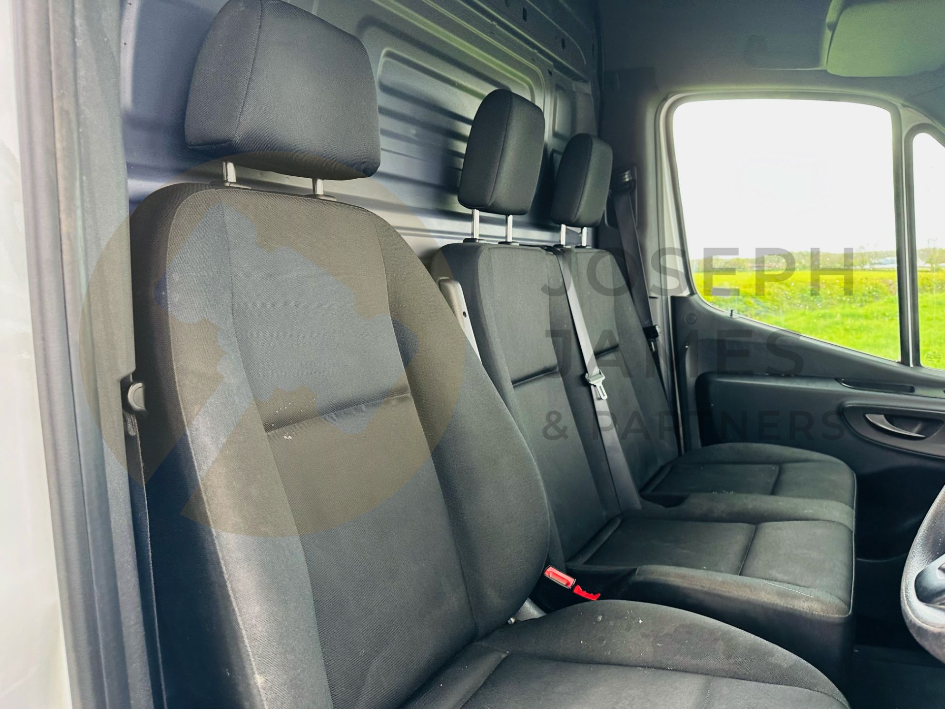 MERCEDES-BENZ SPRINTER 315 CDI *PROGRESSIVE* LWB HI-ROOF (2021 - FACELIFT MODEL) *EURO 6* - Bild 18 aus 29