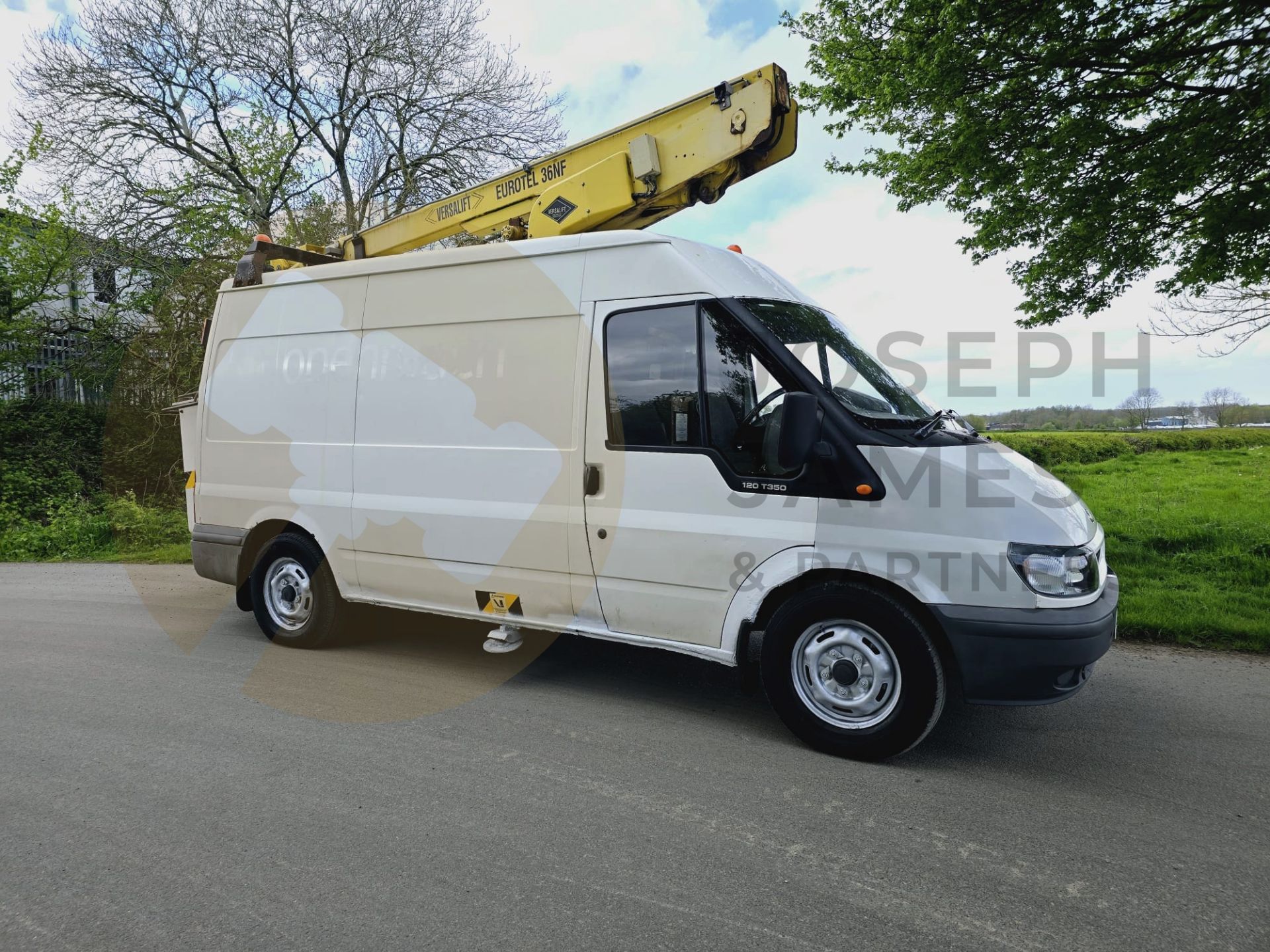(ON SALE) FORD TRANSIT 2.4 TDCI *CHERRY PICKER* - 1 OWNER - JUST OFF CONTRACT - VERY RARE