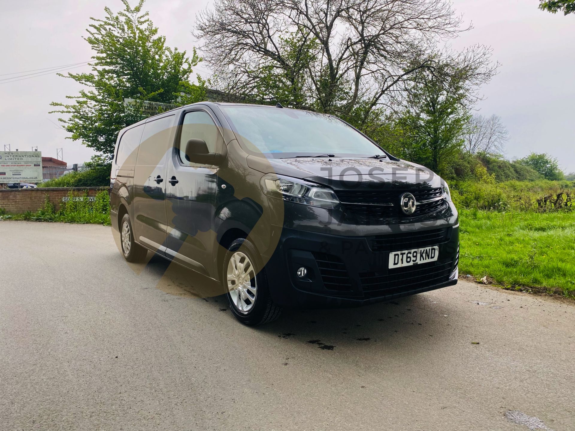 VAUXHALL VIVARO "DYNAMIC" 2.0CDTI (120) LWB 3100 - 20 REG - AIR CON - ONLY 80K MILES - 1 OWNER - Image 2 of 19