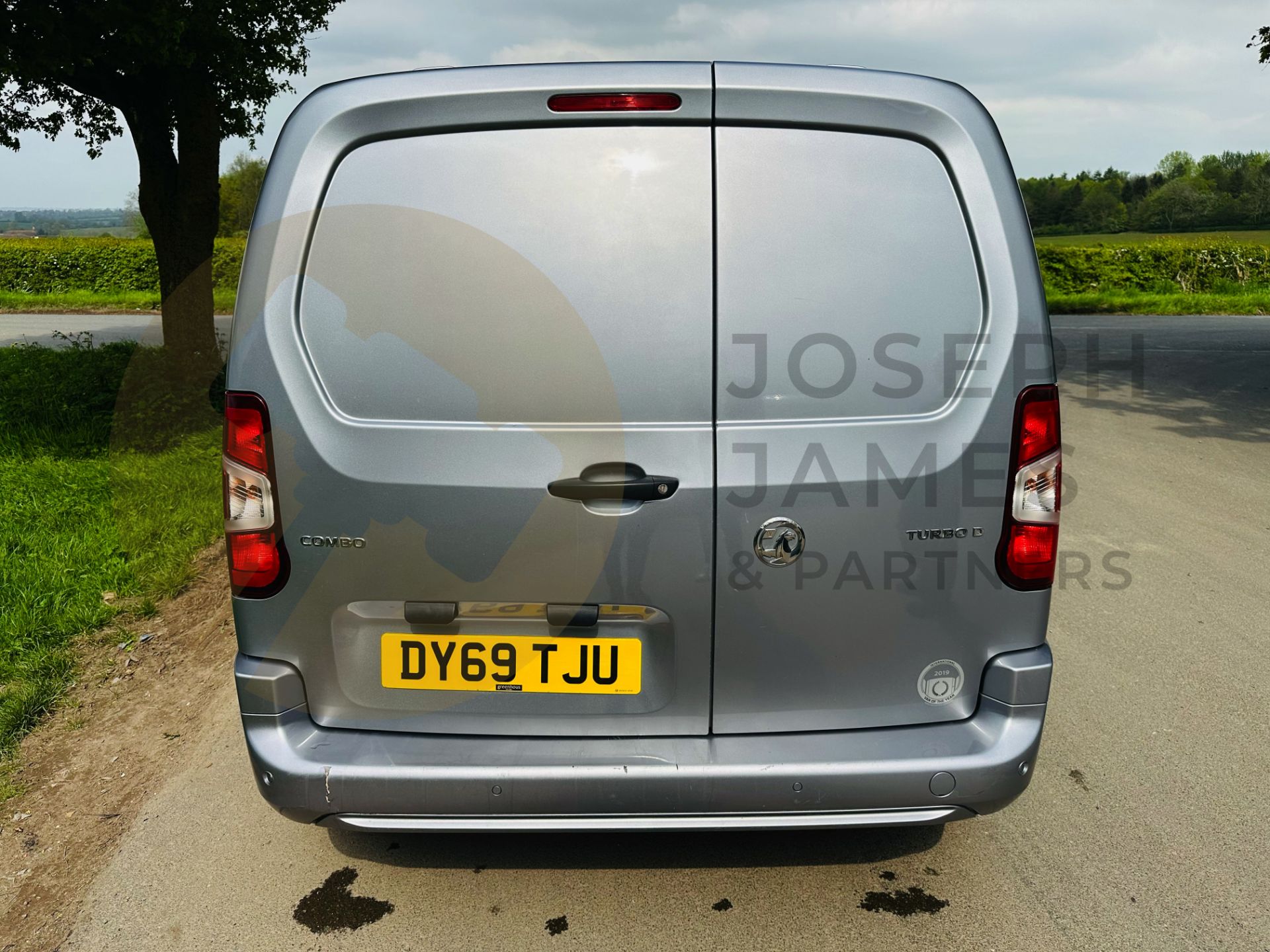 VAUXHALL COMBO 1.5CDTI *SPORTIVE EDTION* - 69 REG - 1 OWNER FROM NEW - AIR CON - EURO 6 - LOOK!!! - Image 8 of 27