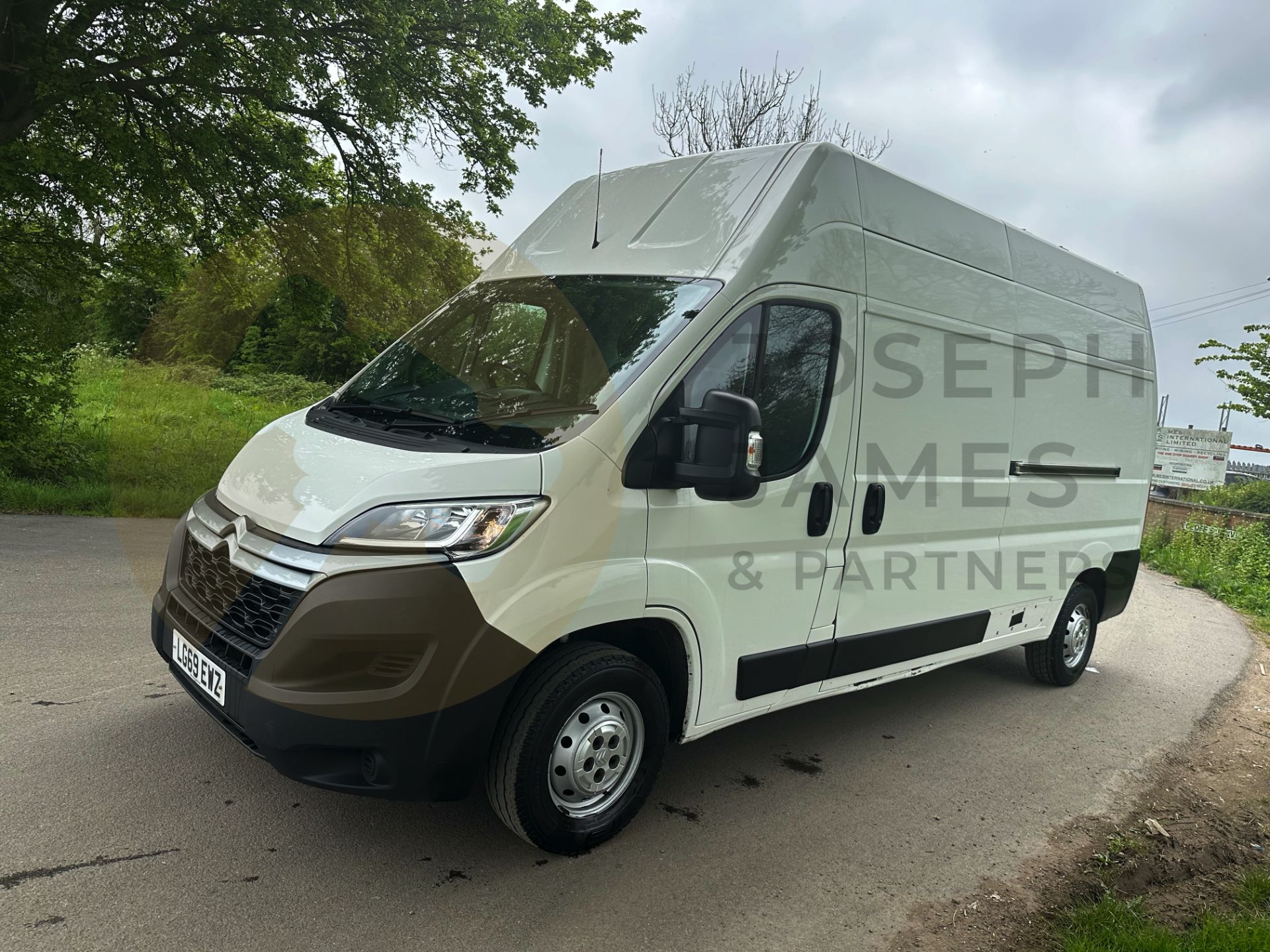 (On Sale) CITROEN RELAY *ENTERPRISE* LWB EXTRA HI-ROOF (2020 - EURO 6) 2.2 BLUE HDI *AIR CON & NAV* - Image 6 of 41