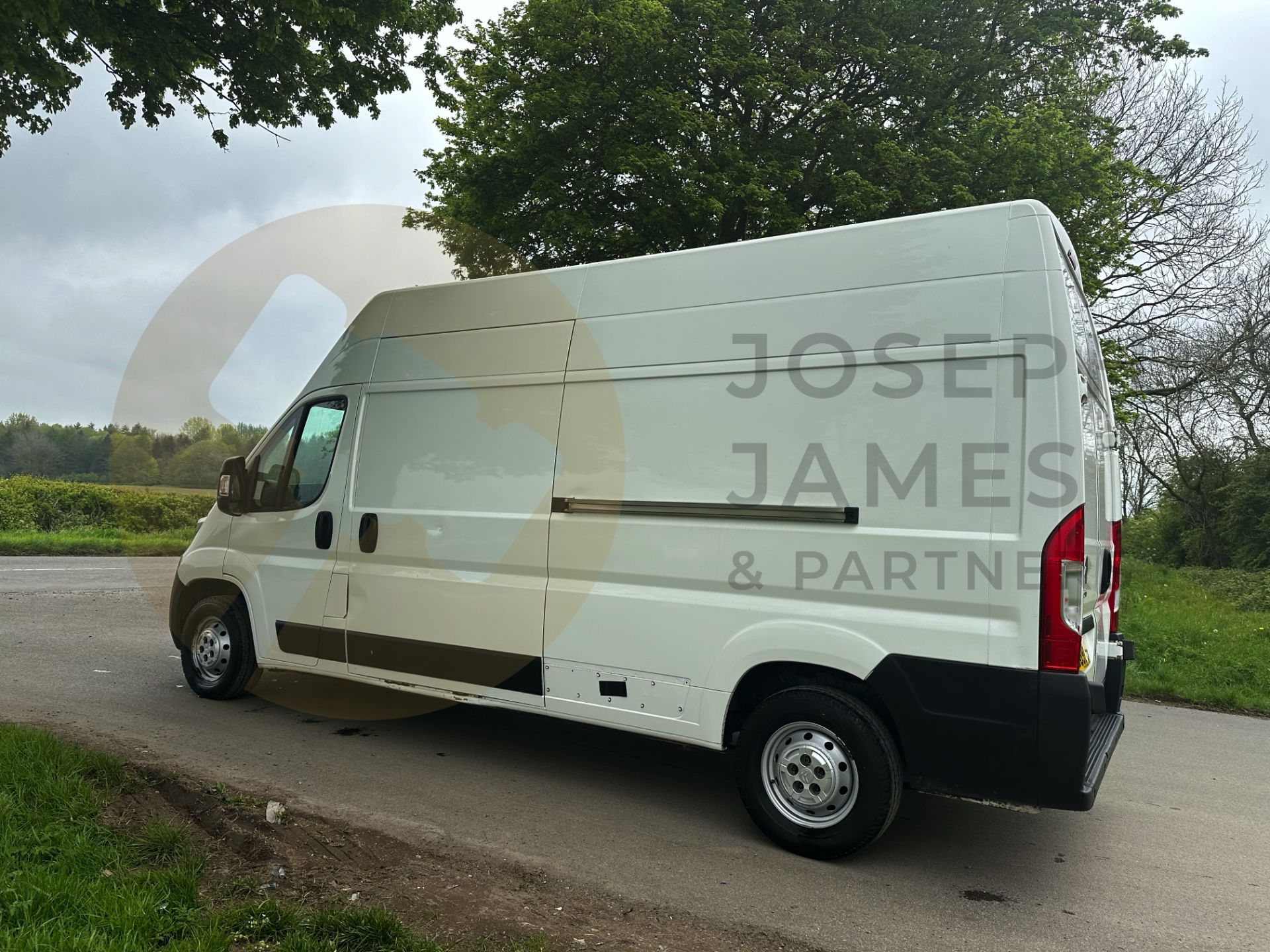 (On Sale) CITROEN RELAY *ENTERPRISE* LWB EXTRA HI-ROOF (2020 - EURO 6) 2.2 BLUE HDI *AIR CON & NAV* - Image 9 of 41