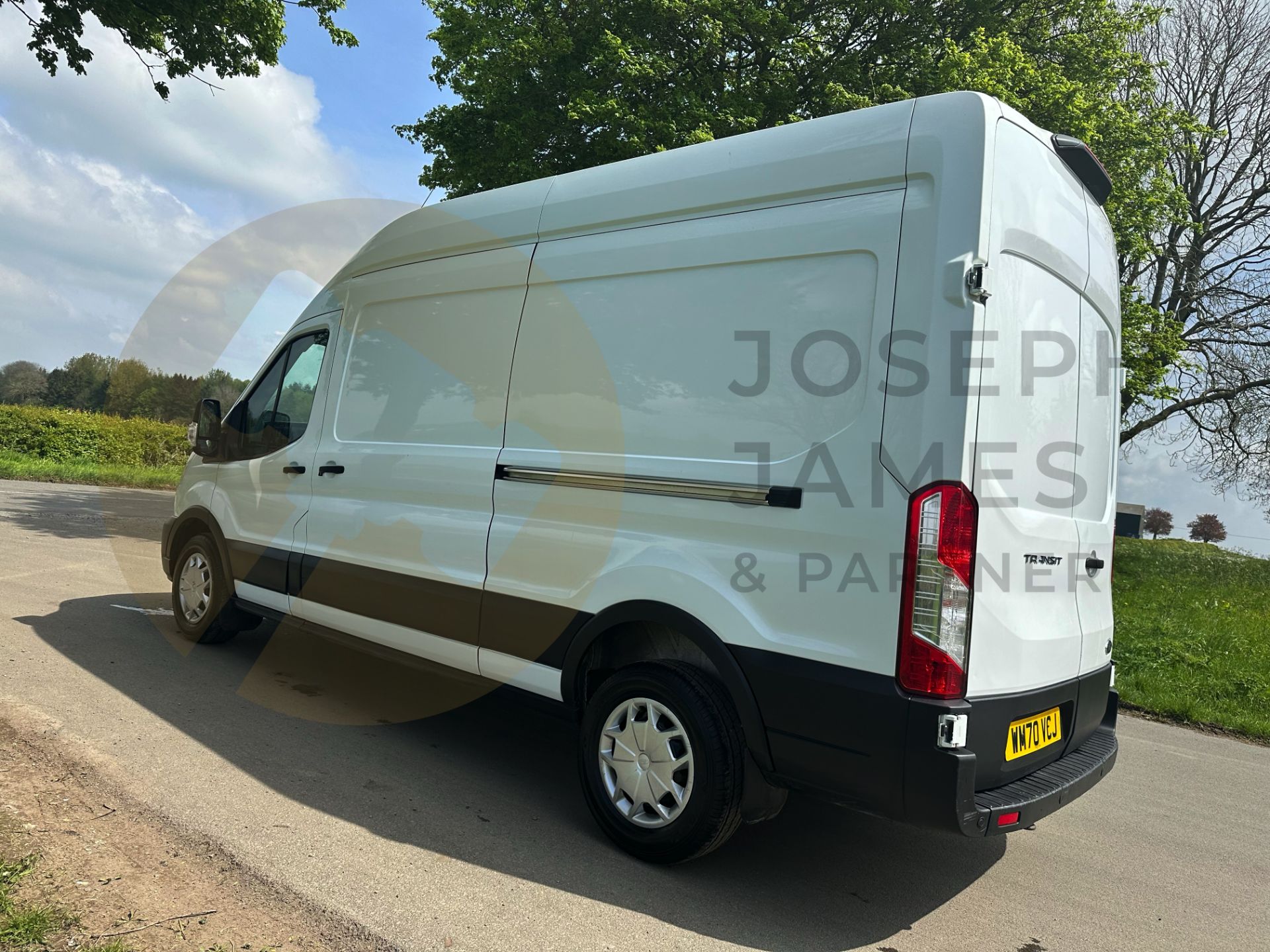 FORD TRANSIT 130 T350 *TREND EDITION* LWB HI-ROOF (2021 FACELIFT MODEL) 2.0 TDCI 'ECOBLUE' *EURO 6* - Image 10 of 42