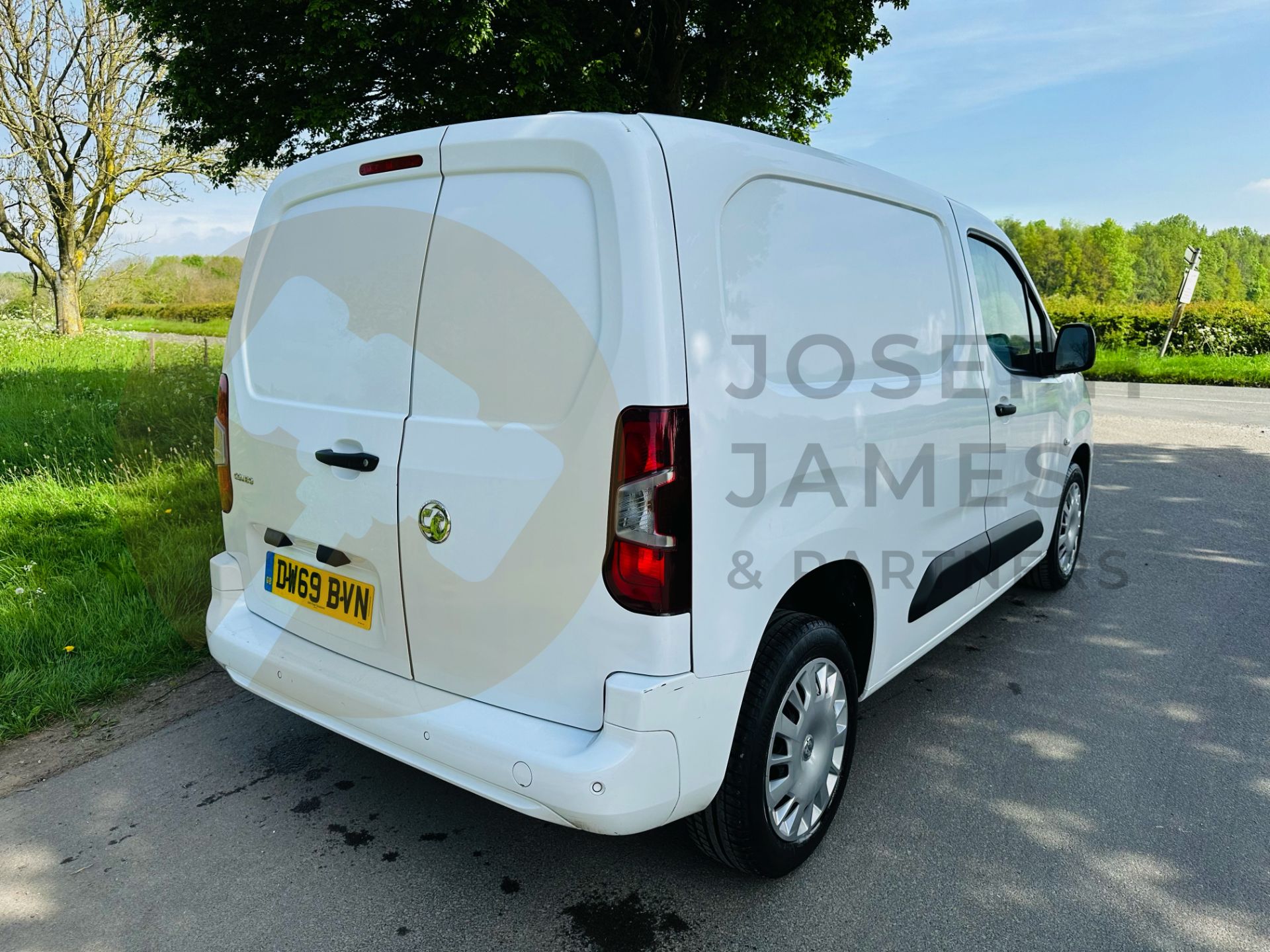 VAUXHALL COMBO 2300 S/S *SPORTIVE EDITION* (BLUEINJECTION) - 2020 MODEL - ONLY 79K MILES - EURO 6! - Bild 9 aus 28