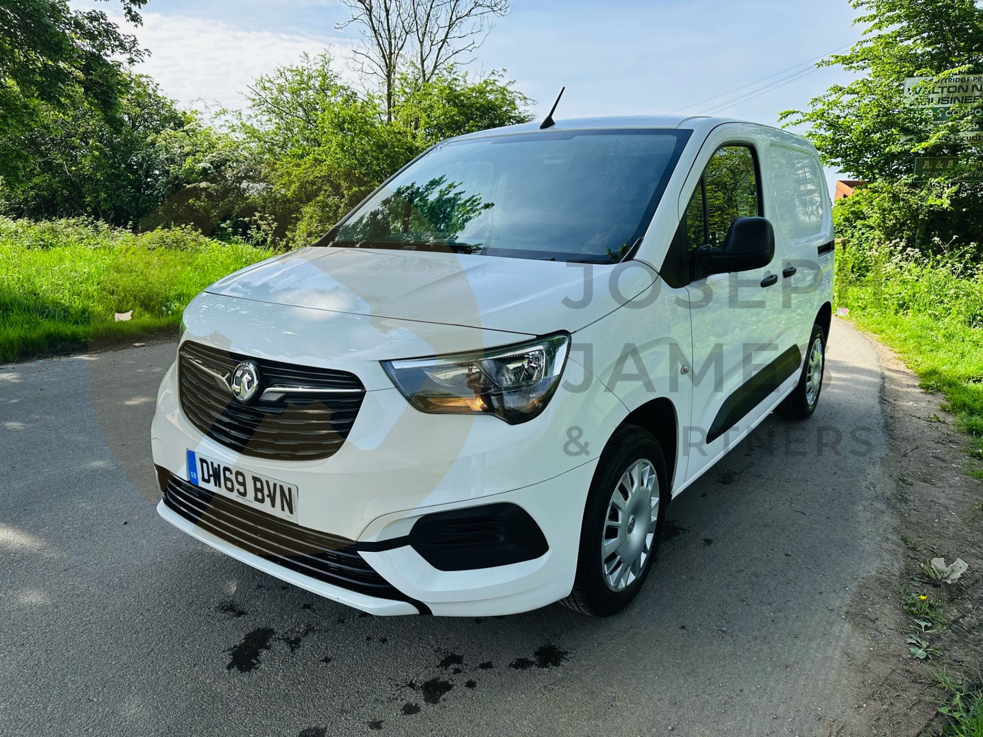 VAUXHALL COMBO 2300 S/S *SPORTIVE EDITION* (BLUEINJECTION) - 2020 MODEL - ONLY 79K MILES - EURO 6! - Bild 4 aus 28