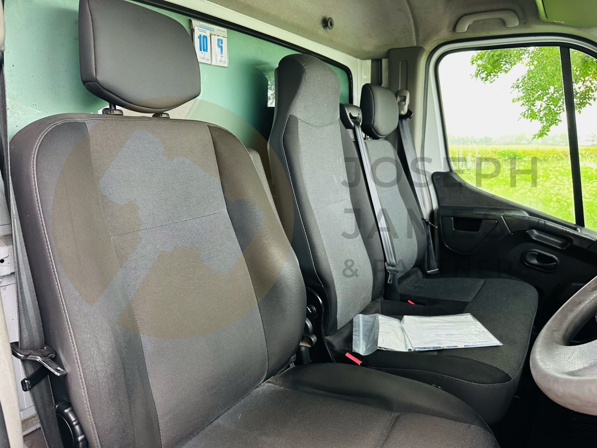 (ON SALE) RENAULT MASTER LL35 *LWB - CURTAIN SIDE / LUTON BOX VAN* (2019 - EURO 6) 2.3 DCI - - Image 17 of 29