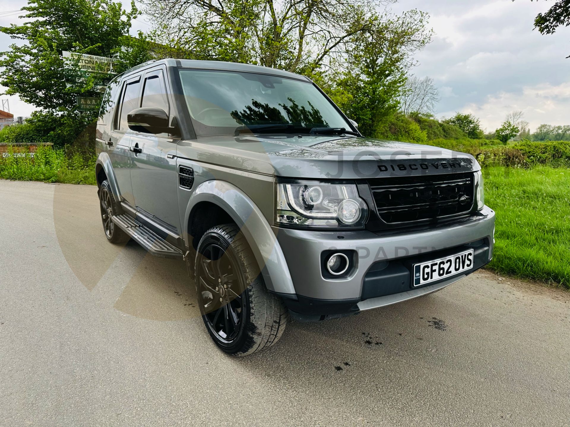 (ON SALE) LAND ROVER DISCOVERY XS 3.0 SDV6 AUTOMATIC - 2013 MODEL - SATELLITE NAVIGATION - NO VAT - Image 2 of 42