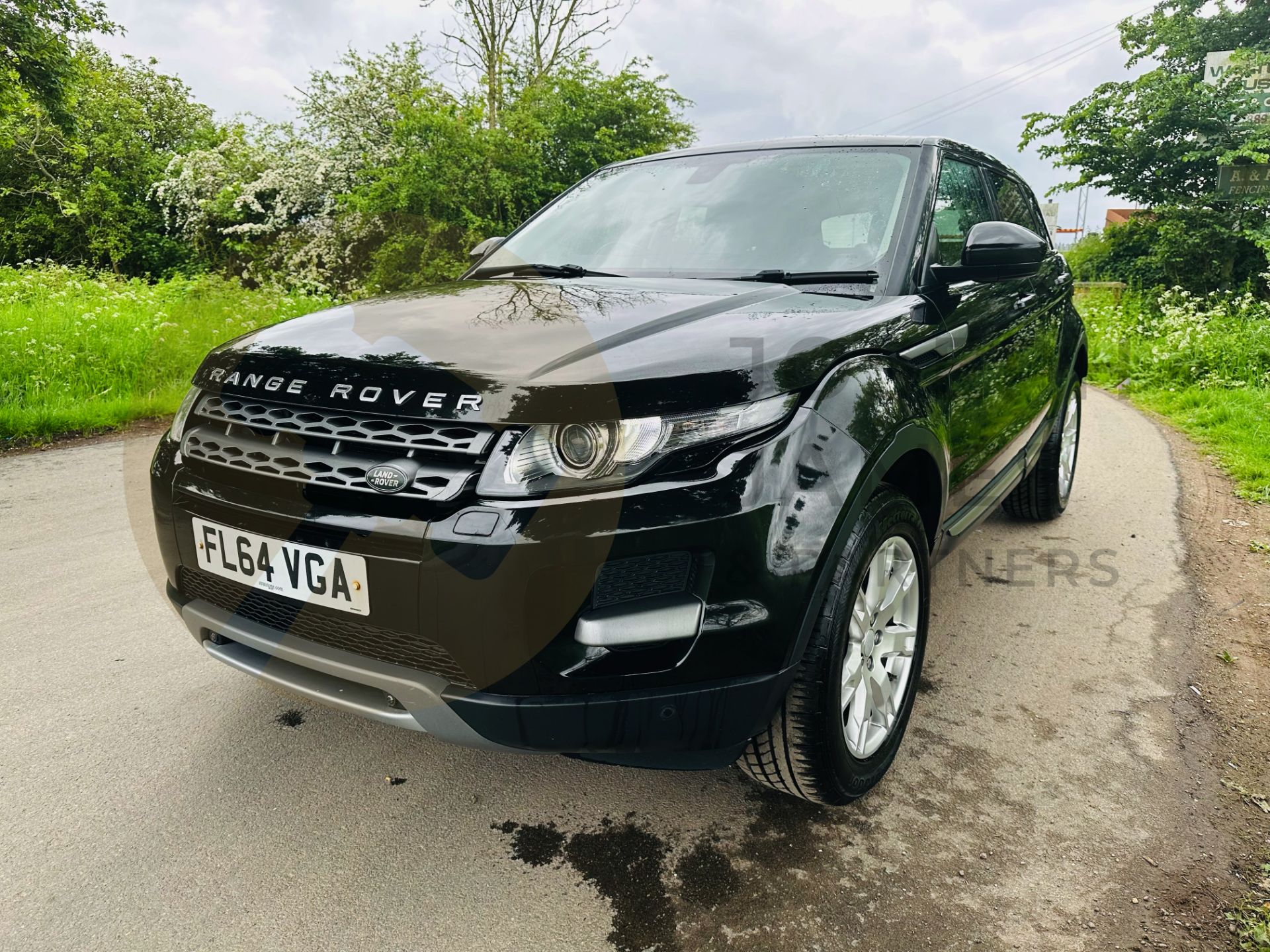 (ON SALE) RANGE ROVER EVOQUE 2.2 ED4 *PURE EDITION* - 2015 MODEL - START / STOP - LEATHER - Image 4 of 39