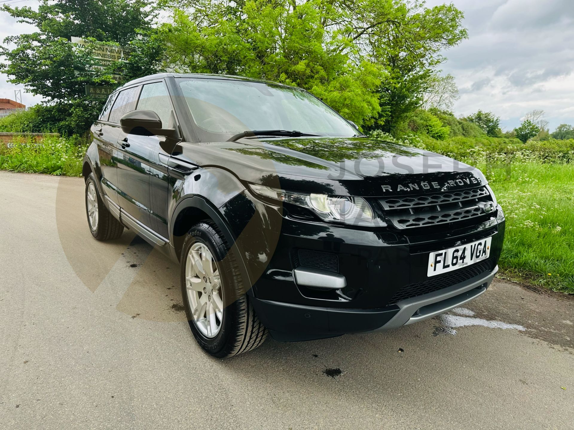 (ON SALE) RANGE ROVER EVOQUE 2.2 ED4 *PURE EDITION* - 2015 MODEL - START / STOP - LEATHER - Image 2 of 39