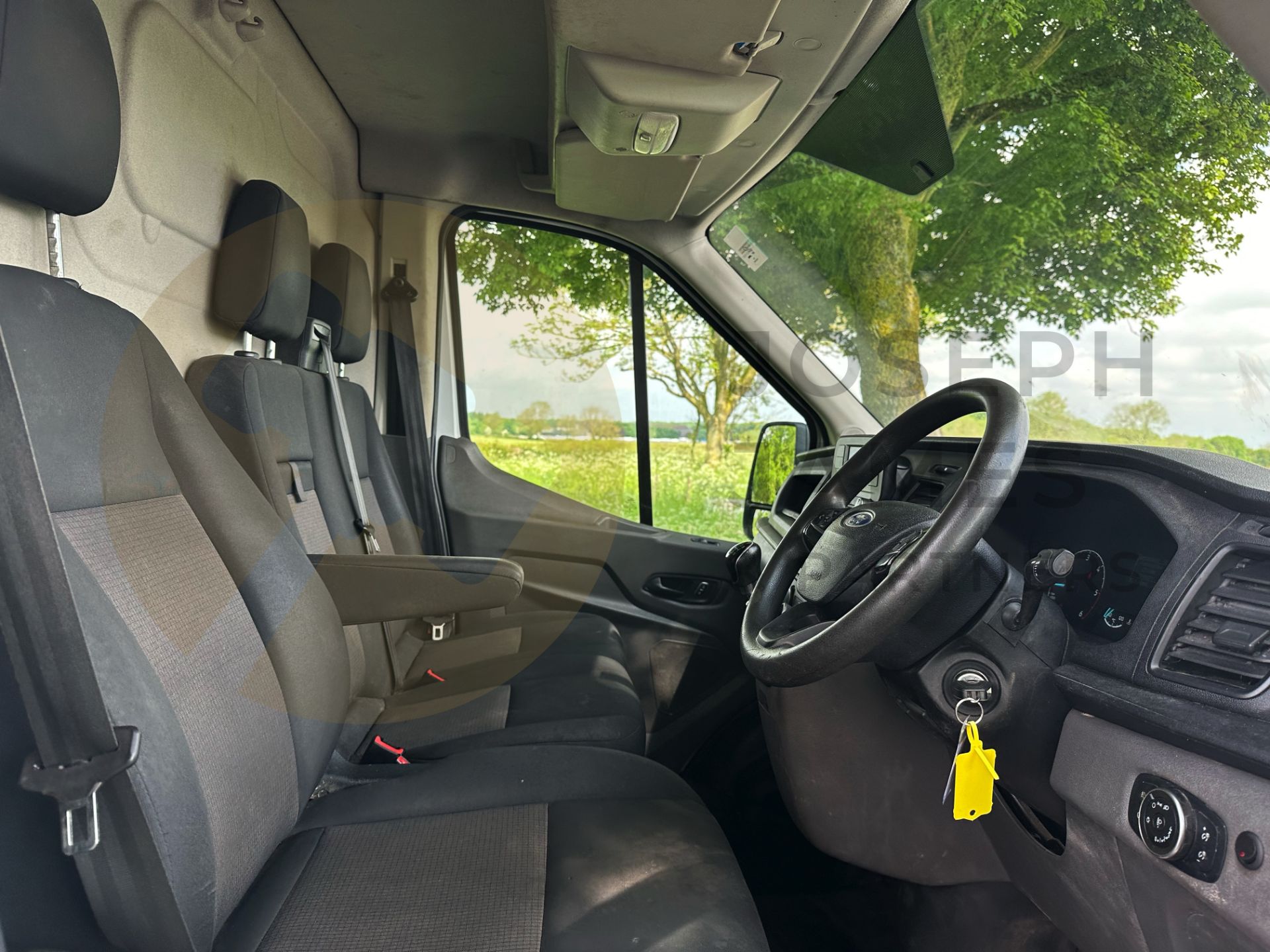 FORD TRANSIT *LWB HI-ROOF* (2020 - FACELIFT MODEL) 2.0 TDCI 'ECOBLUE' (EURO 6) *LEADER EDITION* - Image 27 of 39