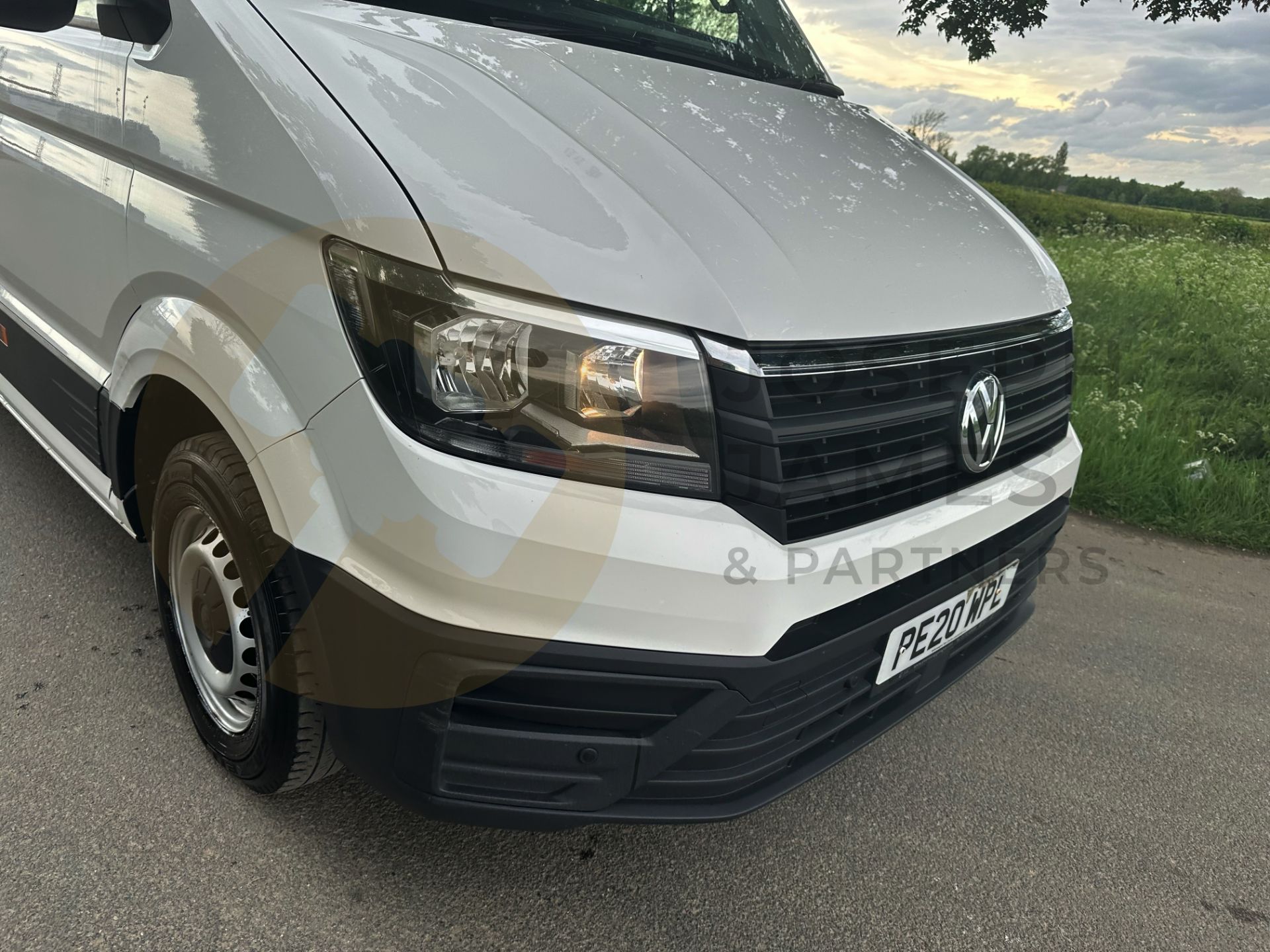 VOLKSWAGEN CRAFTER CR35 *LWB HI-ROOF* (2020 - EURO 6) 2.0 TDI - 140 BHP *TRENDLINE EDITION* - Image 15 of 40