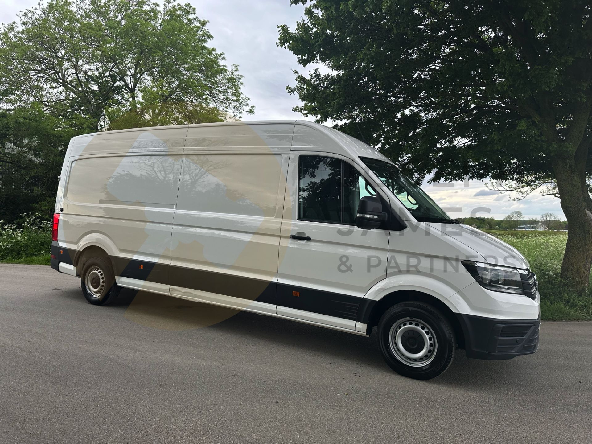 VOLKSWAGEN CRAFTER CR35 *LWB HI-ROOF* (2020 - EURO 6) 2.0 TDI - 140 BHP *TRENDLINE EDITION* - Image 2 of 40