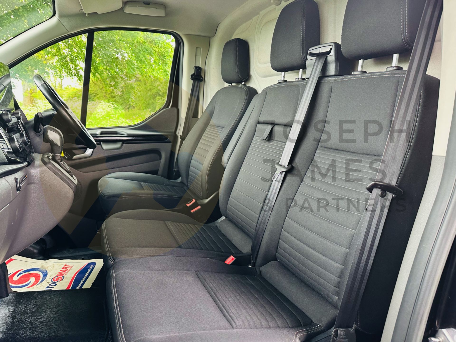 (ON SALE) FORD TRANSIT CUSTOM "LIMITED" 170PSI (280) *AUTO" 2.0TDCI (20 REG) AC -HEATED SEATS-EURO 6 - Image 16 of 31