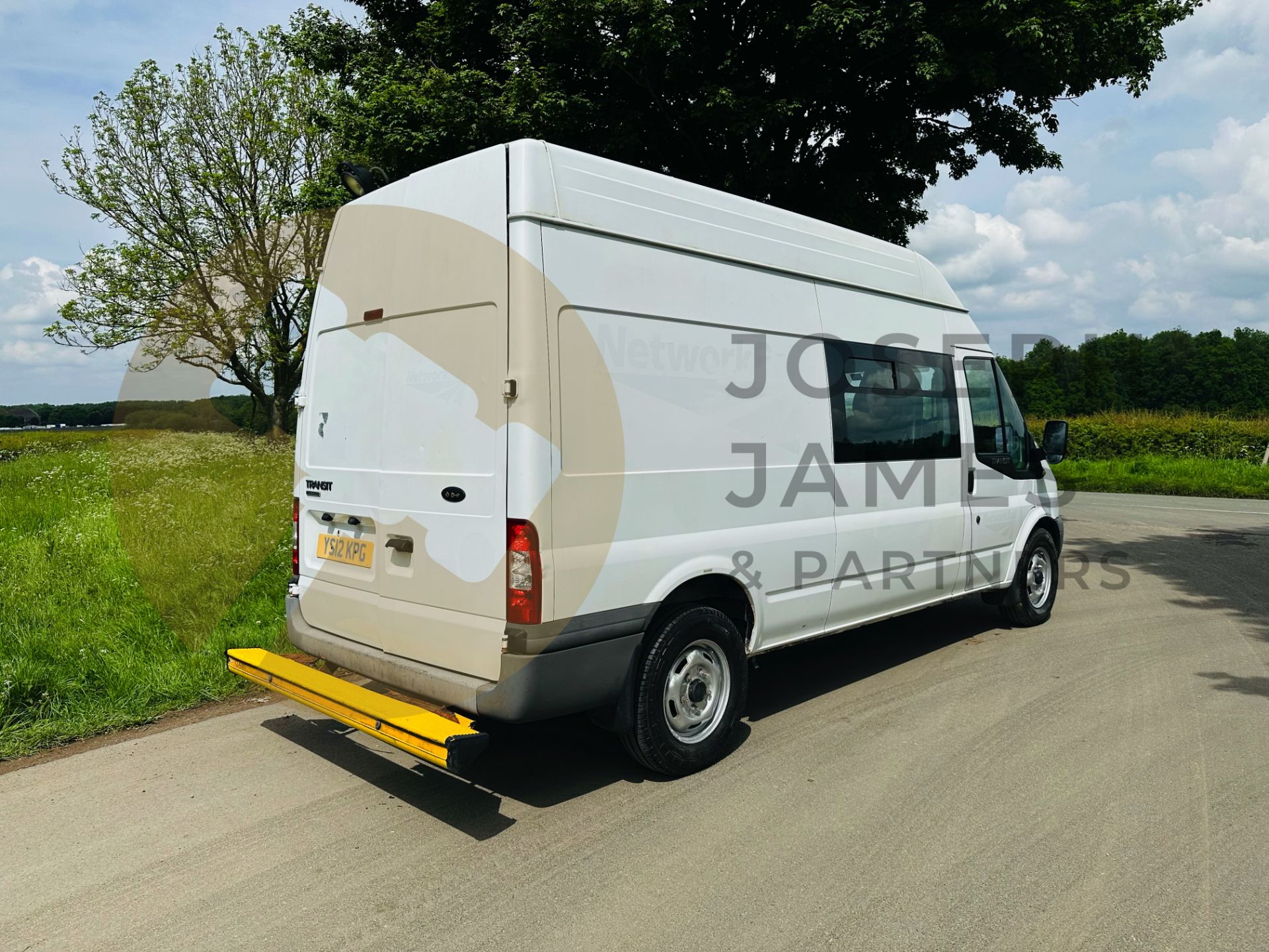 FORD TRANSIT 100 T350 *LWB - MESSING UNIT / SITE VAN* (2012) 2.2 TDCI - 6 SPEED *CLARKS CONVERSION* - Image 8 of 40