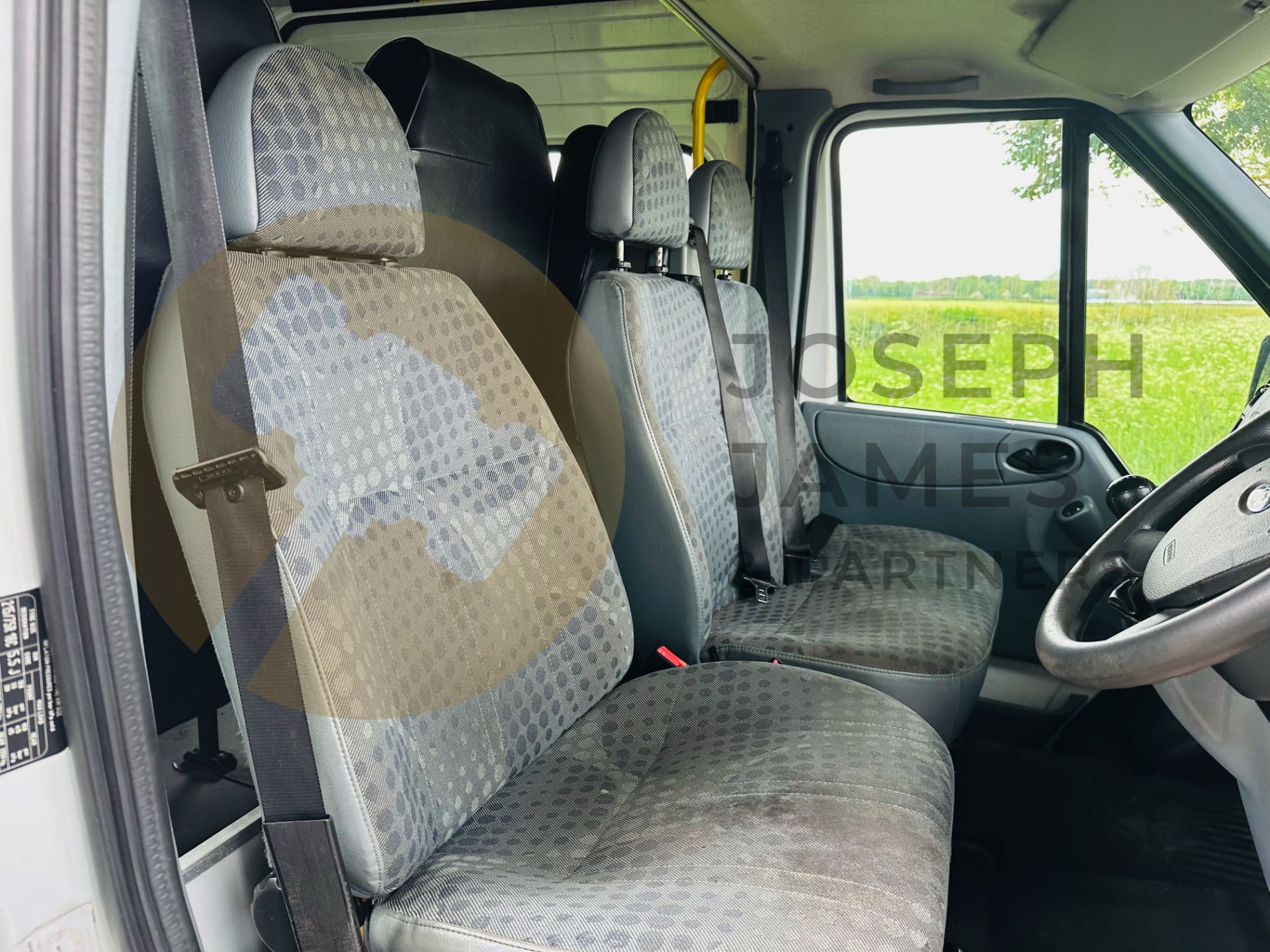 FORD TRANSIT 100 T350 *LWB - MESSING UNIT / SITE VAN* (2012) 2.2 TDCI - 6 SPEED *CLARKS CONVERSION* - Image 30 of 40