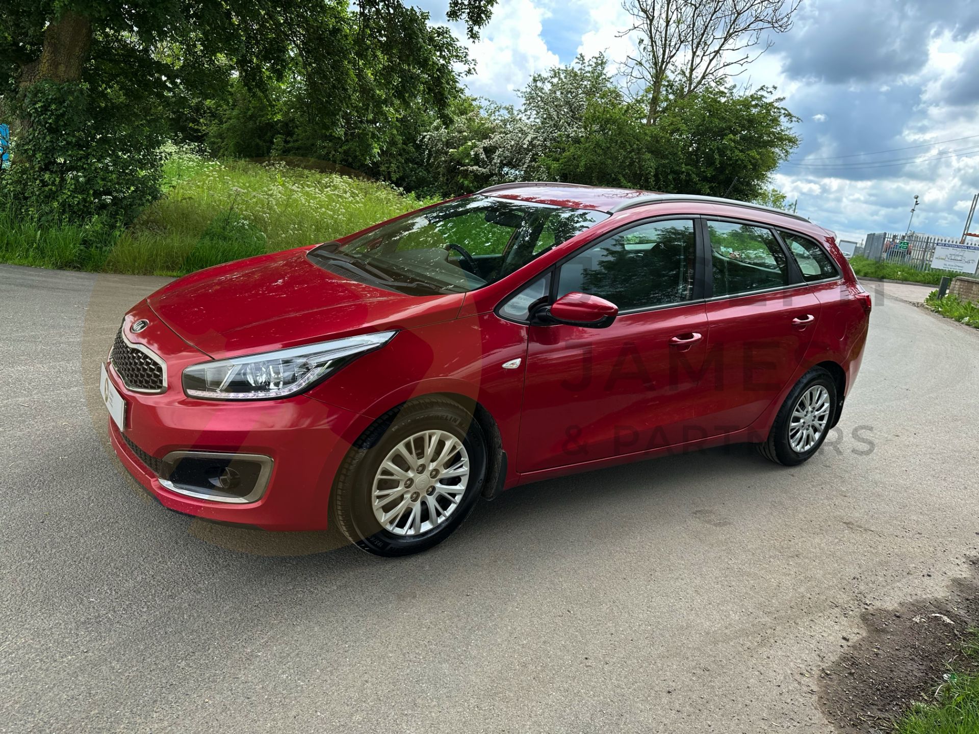 (ON SALE) KIA CEED *5 DOOR ESTATE* (2018 - EURO 6) 1.6 CRDI 'ECO-DYNAMICS' - 6 SPEED *AUTO - Image 7 of 41