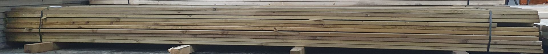 55 x Lengths of Decking | Size: (L) 420cm x (W) 14cm x (H) 3cm - Image 3 of 6