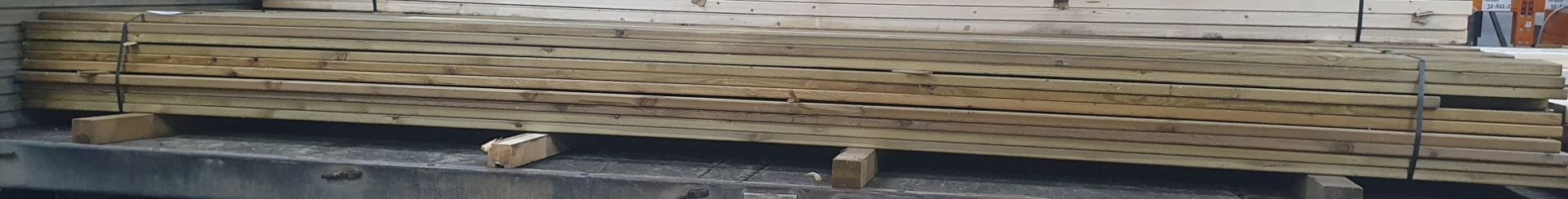 55 x Lengths of Decking | Size: (L) 420cm x (W) 14cm x (H) 3cm - Image 2 of 6