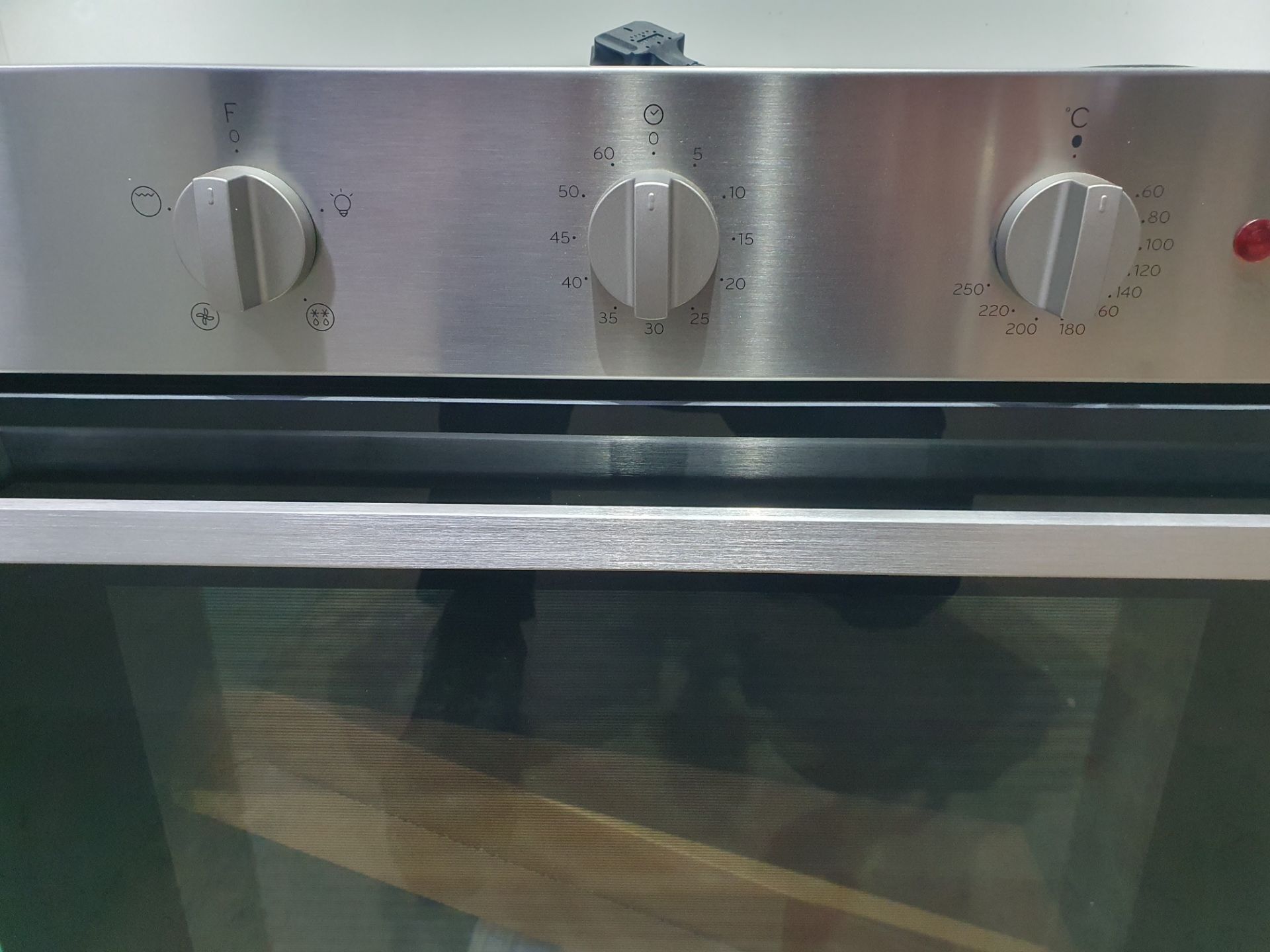 Ex-Display Indesit IFW 6330 IX UK Built-In Electric Single Oven - Stainless Steel - Image 2 of 7