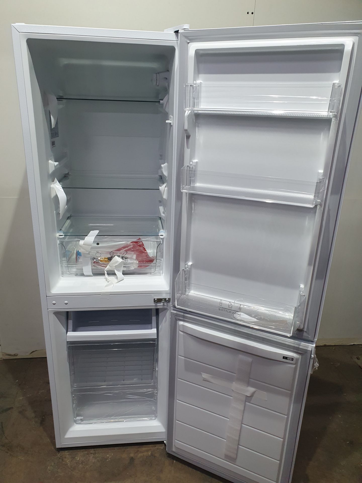 Ex-Display Montpellier MS150W Low Frost Fridge Freezer in White - Image 3 of 12