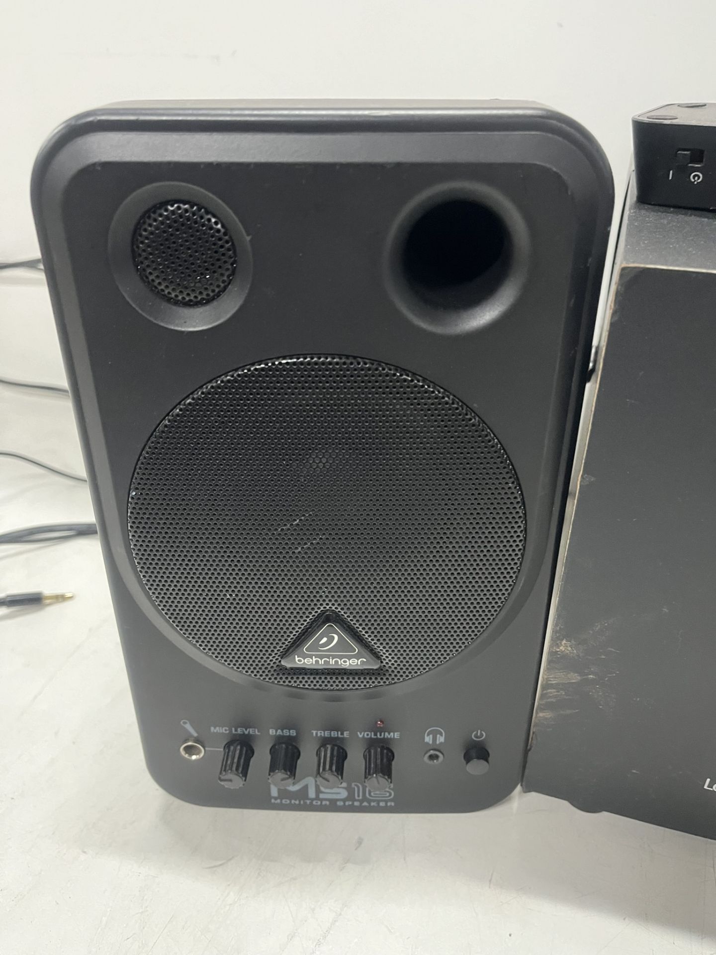 2 x Behringer MS16 Monitor Speakers W/ Logitech Sub Woofer - Bild 4 aus 7