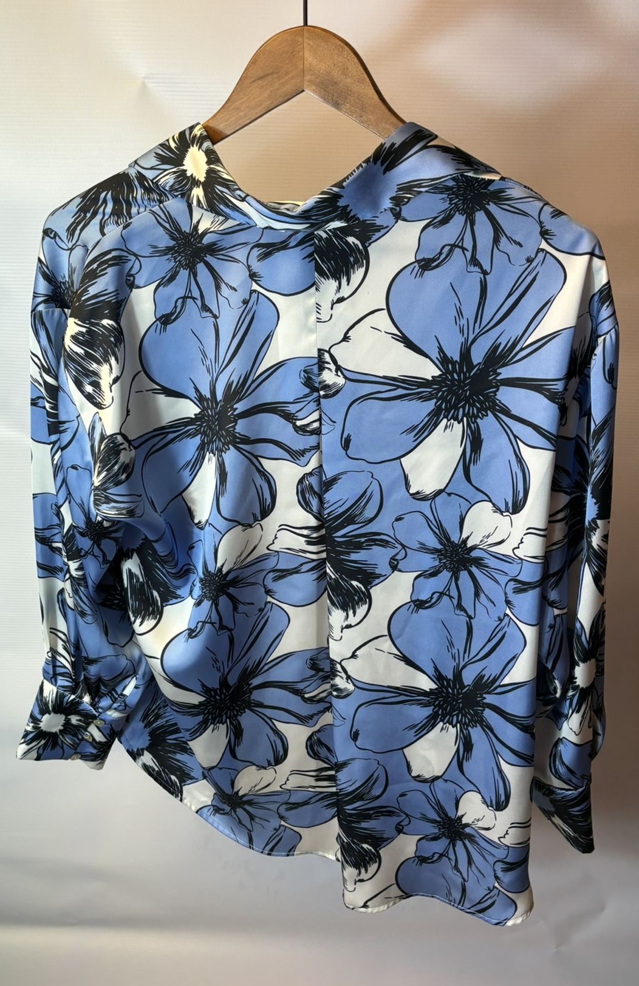8 x Various Women's Dresses / Blouses / Blazers & Shirts As Seen In Photos - Image 23 of 24