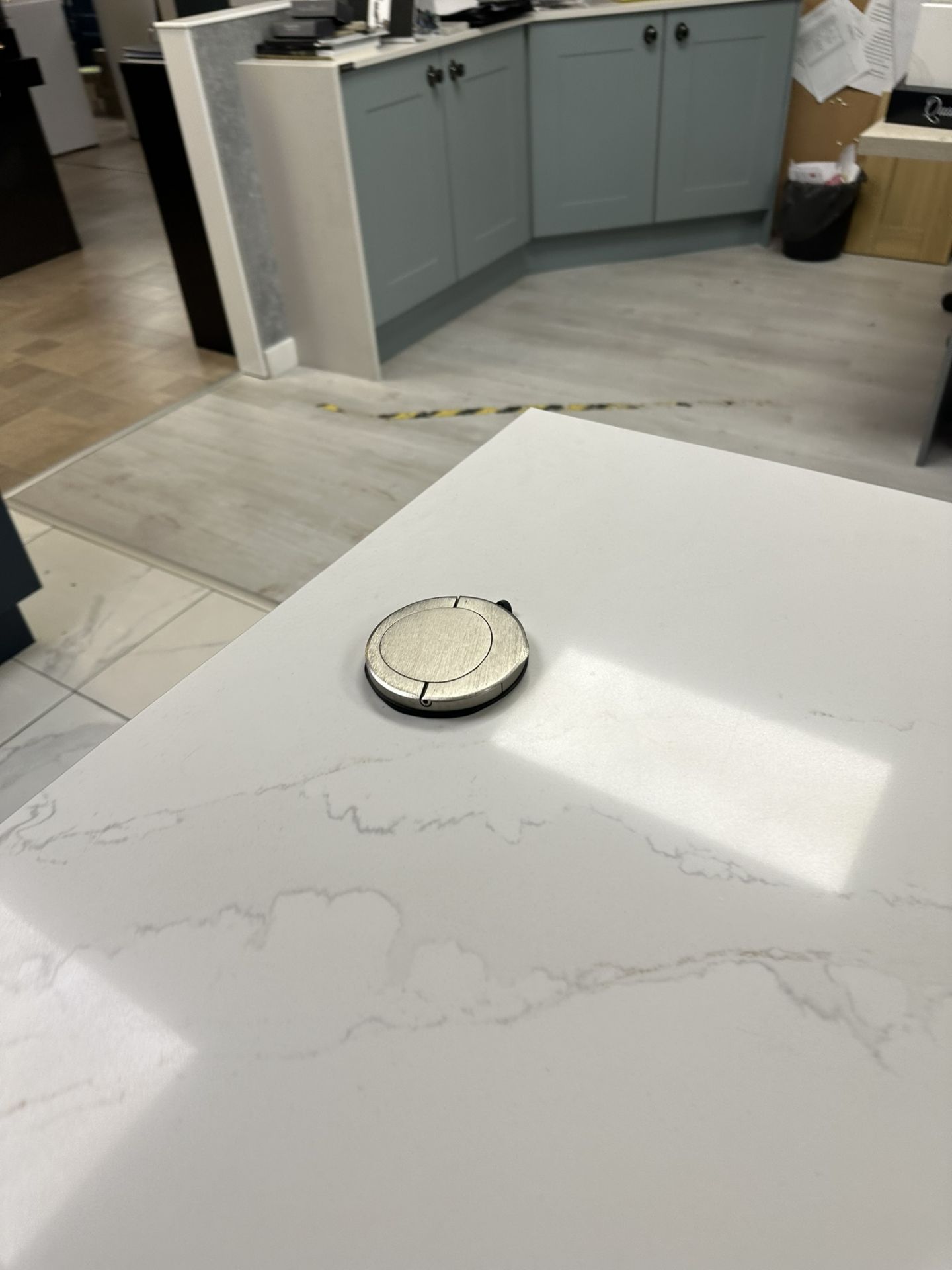 Ex-Display Island w/Silestone Worksurface - Bild 3 aus 4